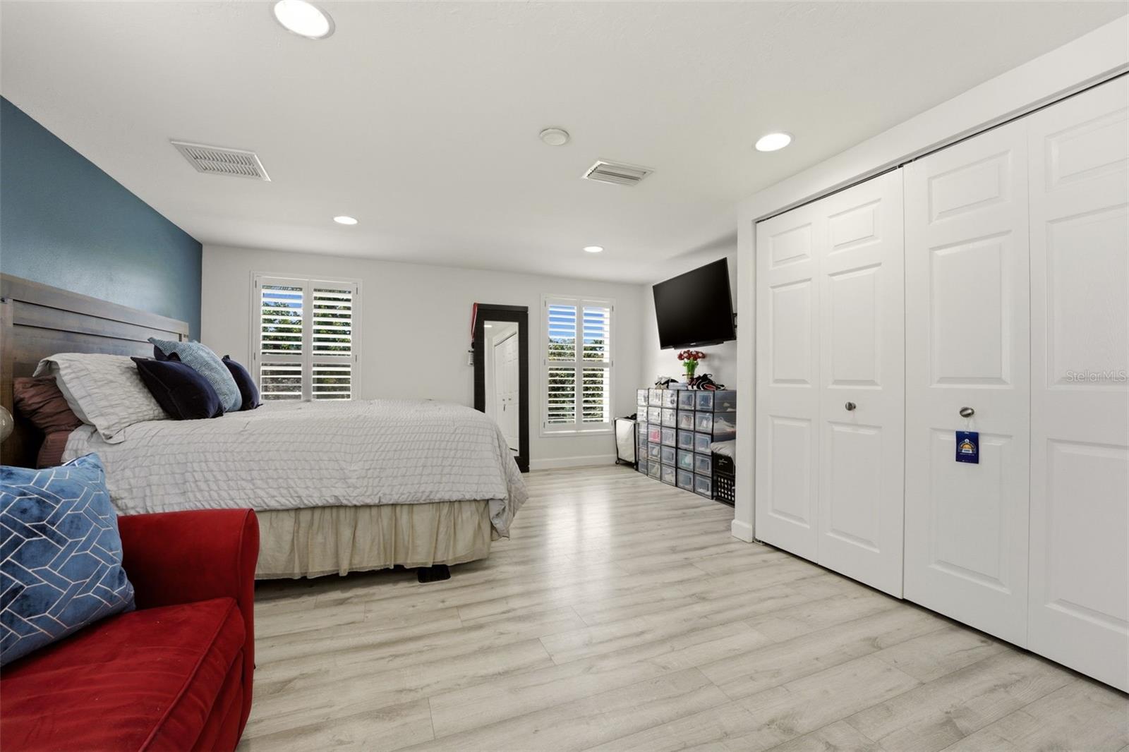 Sarasota, Florida, 34242, United States, 5 Bedrooms Bedrooms, ,4 BathroomsBathrooms,Residential,Active,2045533