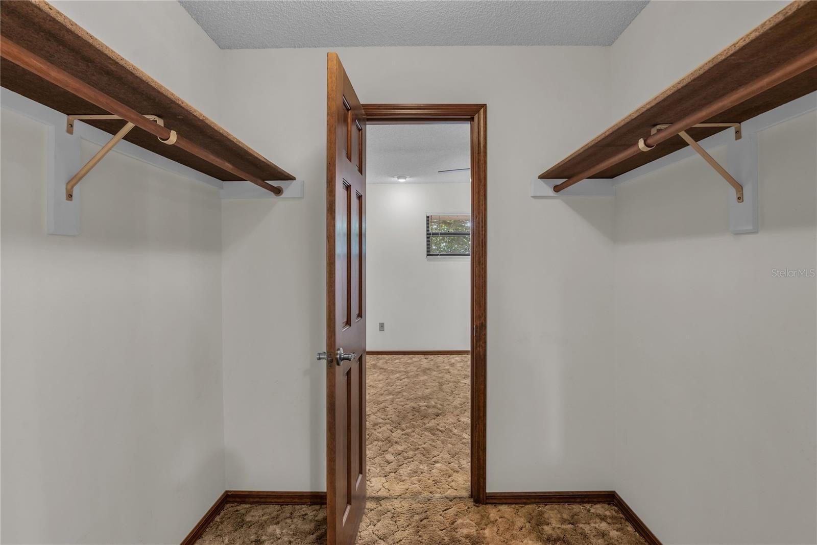 Oakland, Florida, 34787, United States, 4 Bedrooms Bedrooms, ,2 BathroomsBathrooms,Residential,Active,1990636