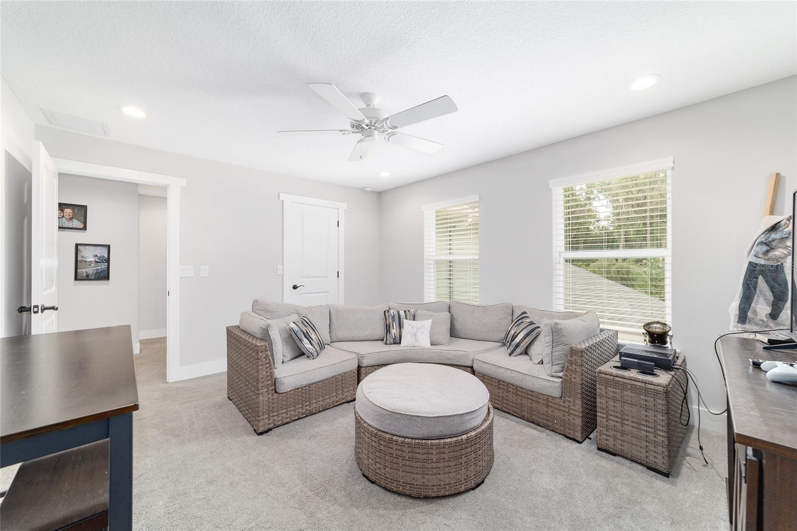 Ocklawaha, Florida, 32179, United States, 5 Bedrooms Bedrooms, ,4 BathroomsBathrooms,Residential,Active,1944075