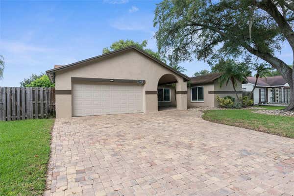 11403 COUNTRY OAKS DR, TAMPA, FL 33618 - Image 1