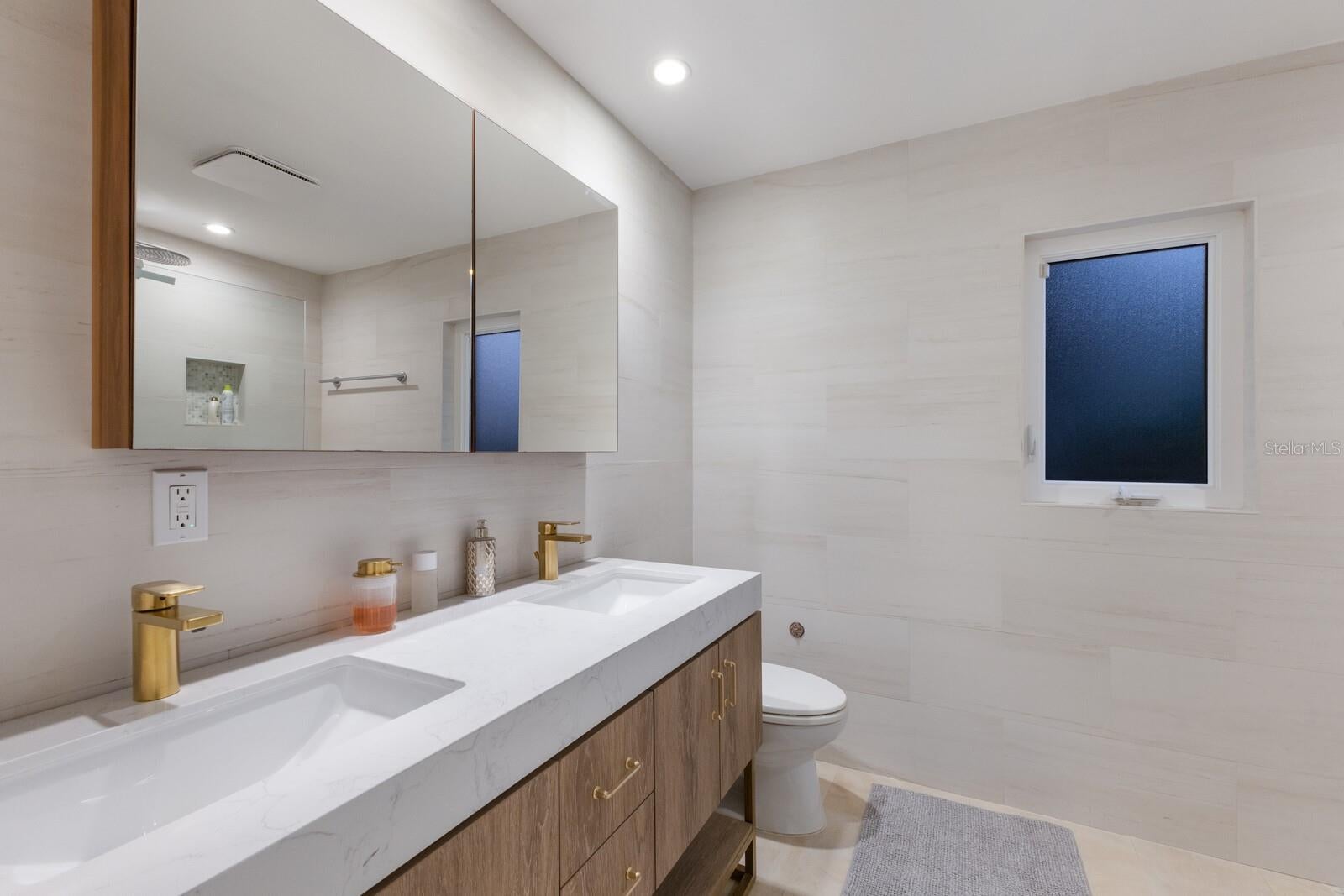 Sarasota, Florida, 34242, United States, ,4 BathroomsBathrooms,Residential,Active,1781626