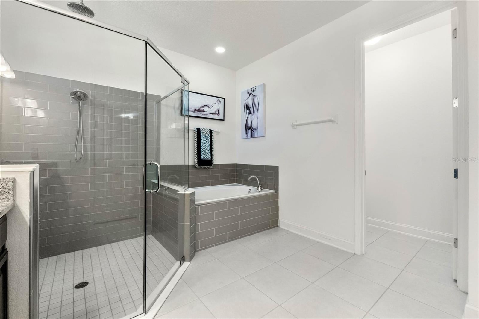 Winter Garden, Florida, 34787, United States, 5 Bedrooms Bedrooms, ,5 BathroomsBathrooms,Residential,Active,1742084