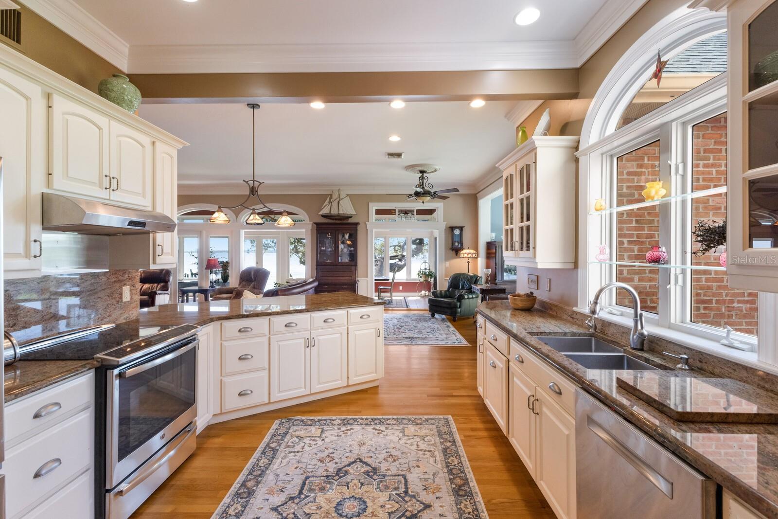 Palmetto, Florida, 34221, United States, 3 Bedrooms Bedrooms, ,4 BathroomsBathrooms,Residential,Active,1952285