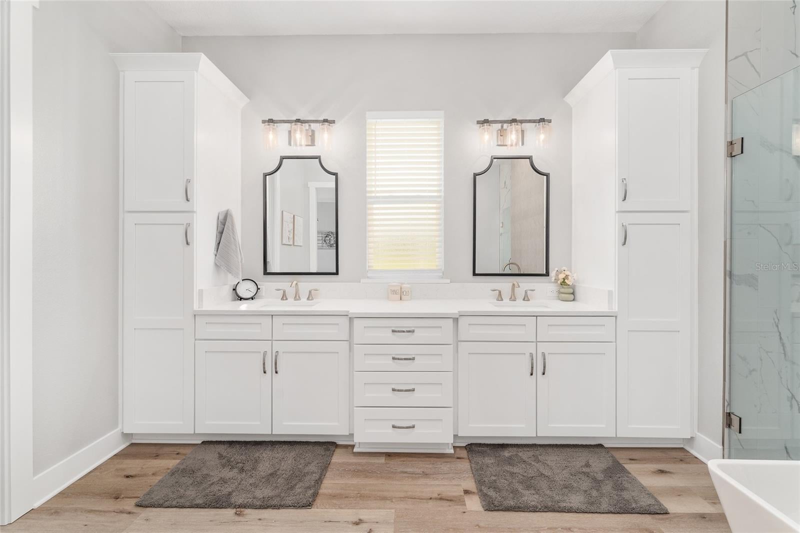 Oxford, Florida, 34484, United States, 4 Bedrooms Bedrooms, ,3 BathroomsBathrooms,Residential,Active,1936399