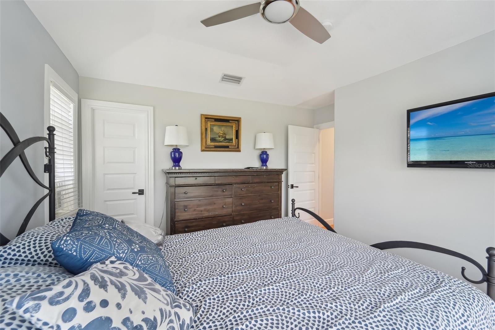 Longboat Key, Florida, 34228, United States, 3 Bedrooms Bedrooms, ,3 BathroomsBathrooms,Residential,Active,1993956