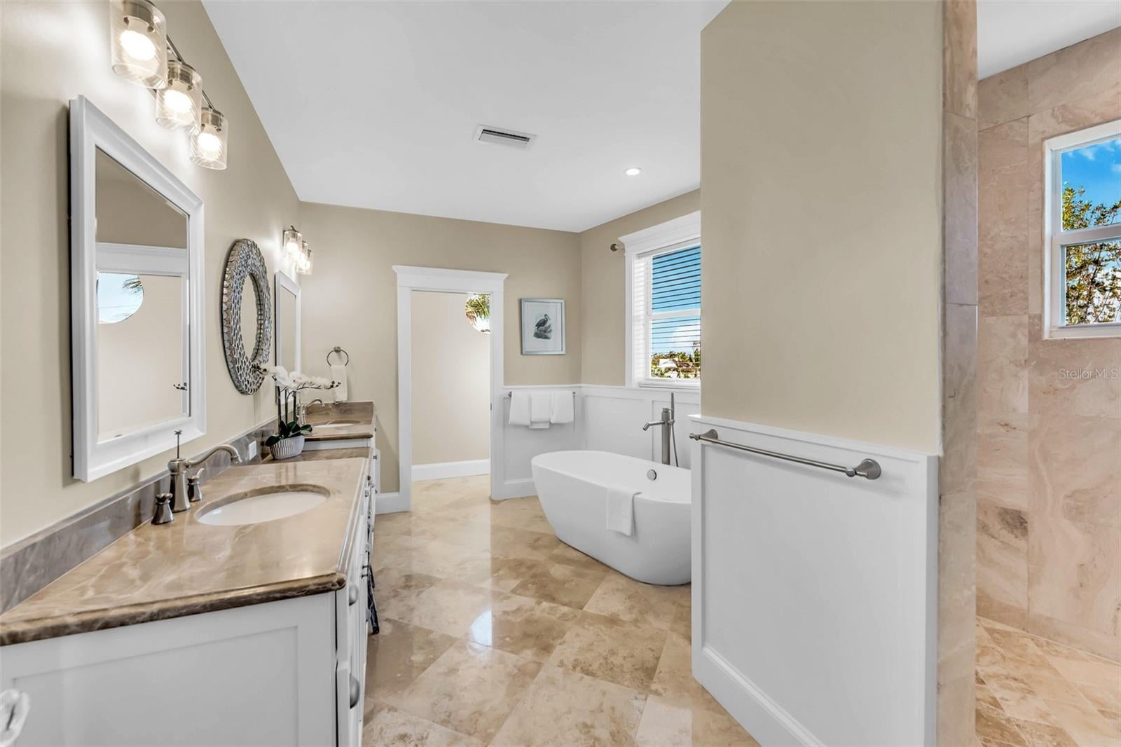 Holmes Beach, Florida, 34217, United States, 5 Bedrooms Bedrooms, ,5 BathroomsBathrooms,Residential,Active,1907959