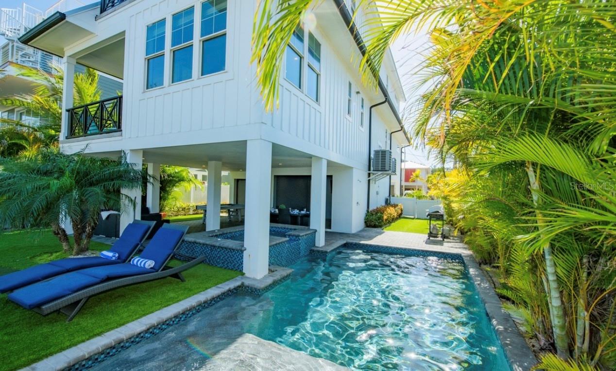 Bradenton Beach, Florida, 34217, United States, 7 Bedrooms Bedrooms, ,8 BathroomsBathrooms,Residential,Active,1988487