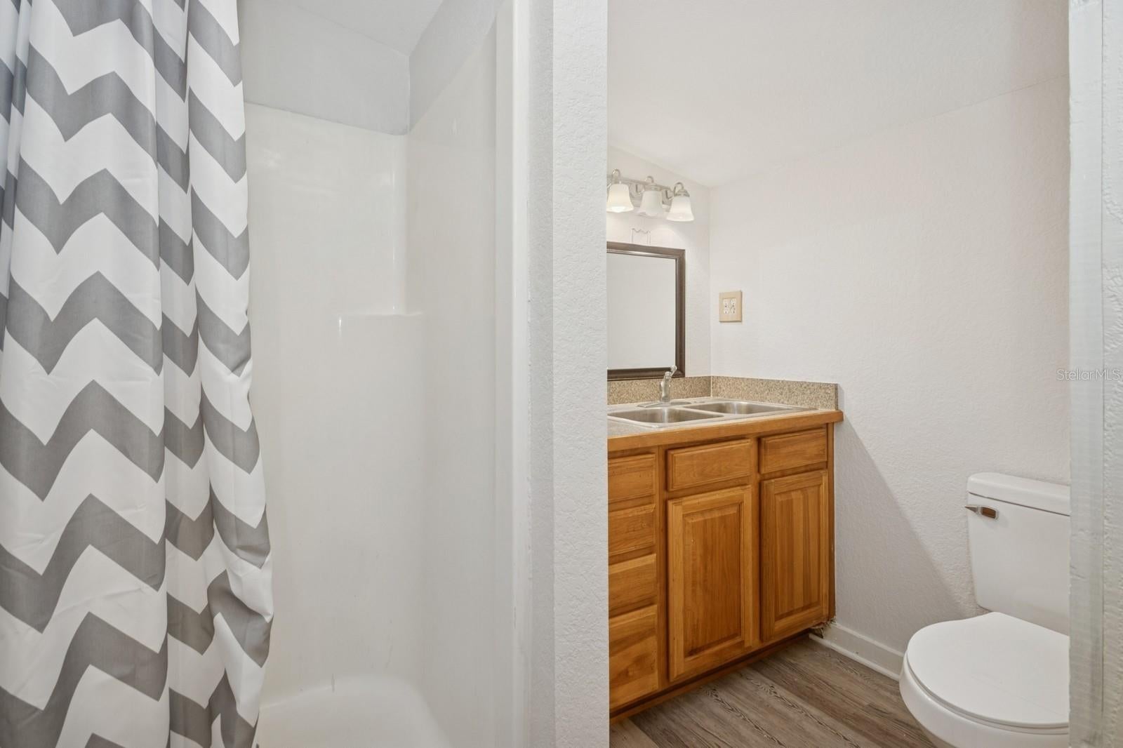 Fruitland Park, Florida, 34731, United States, 7 Bedrooms Bedrooms, ,6 BathroomsBathrooms,Residential,Active,1894791