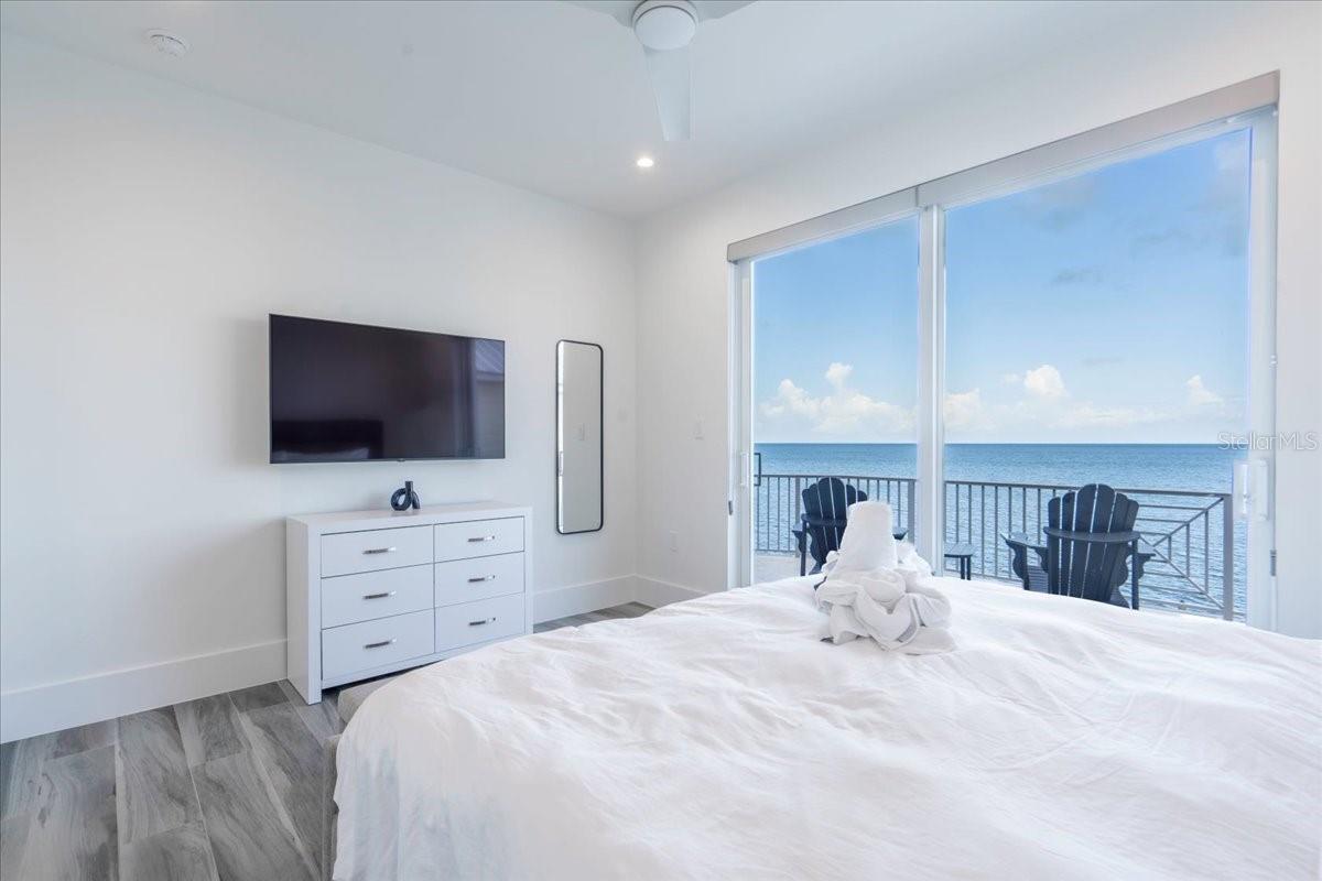 Marathon, Florida, 33050, United States, 5 Bedrooms Bedrooms, ,5 BathroomsBathrooms,Residential,Active,2011845