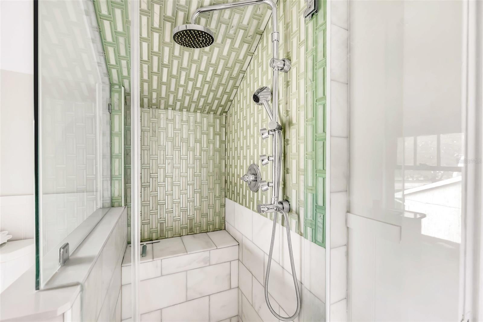 Tampa, Florida, 33606, United States, 4 Bedrooms Bedrooms, ,4 BathroomsBathrooms,Residential,Pending,1987252