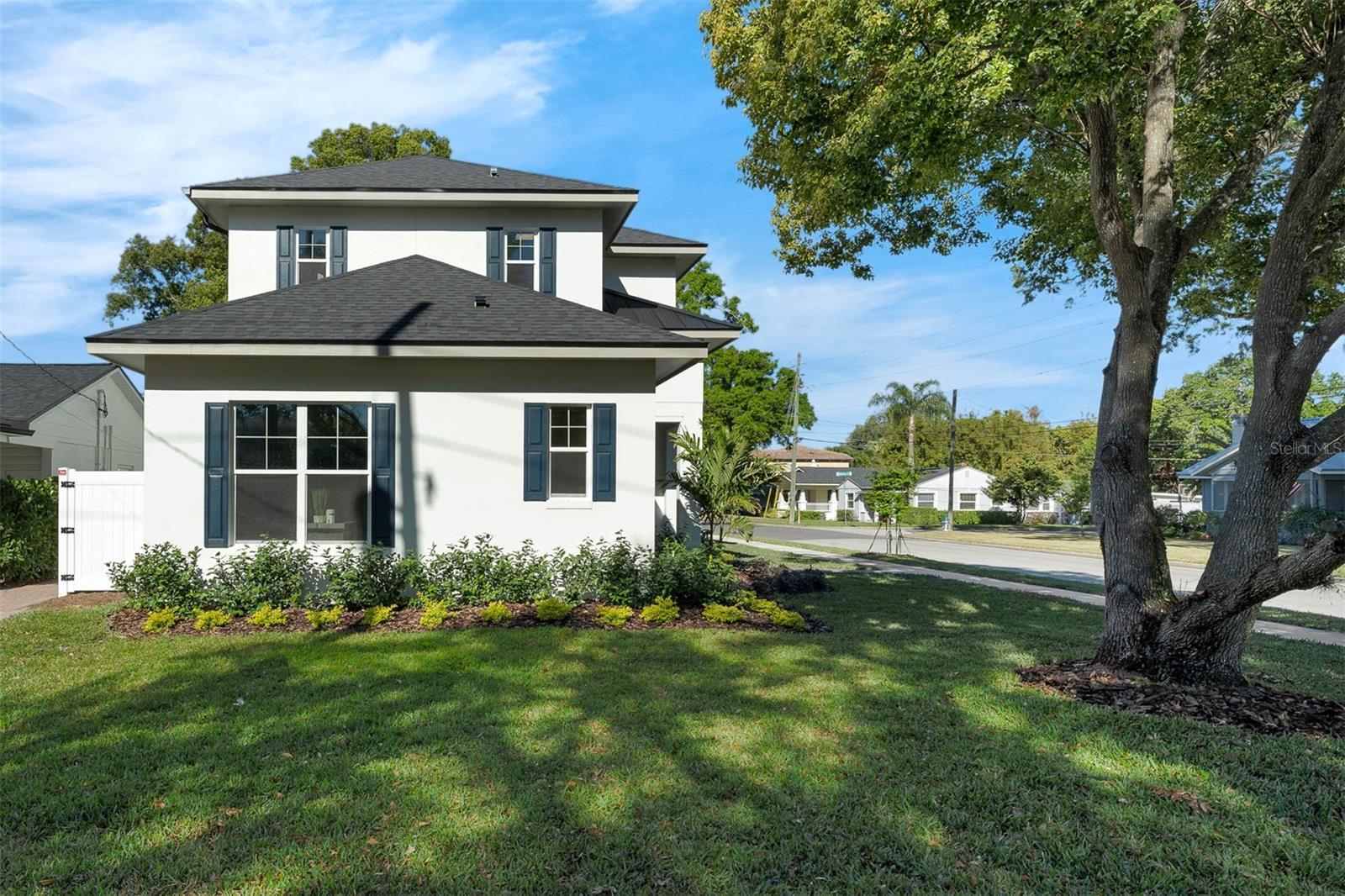 Orlando, Florida, 32804, United States, 5 Bedrooms Bedrooms, ,4 BathroomsBathrooms,Residential,Active,1702896