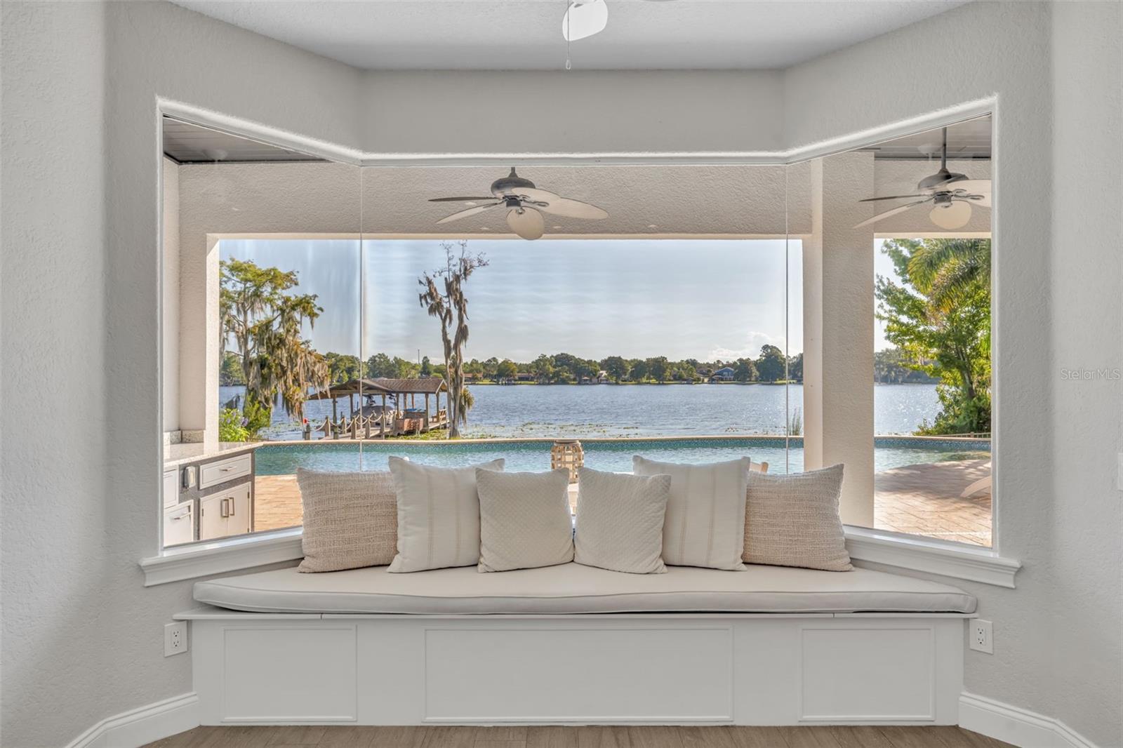 Oviedo, Florida, 32765, United States, 5 Bedrooms Bedrooms, ,5 BathroomsBathrooms,Residential,Active,1952070