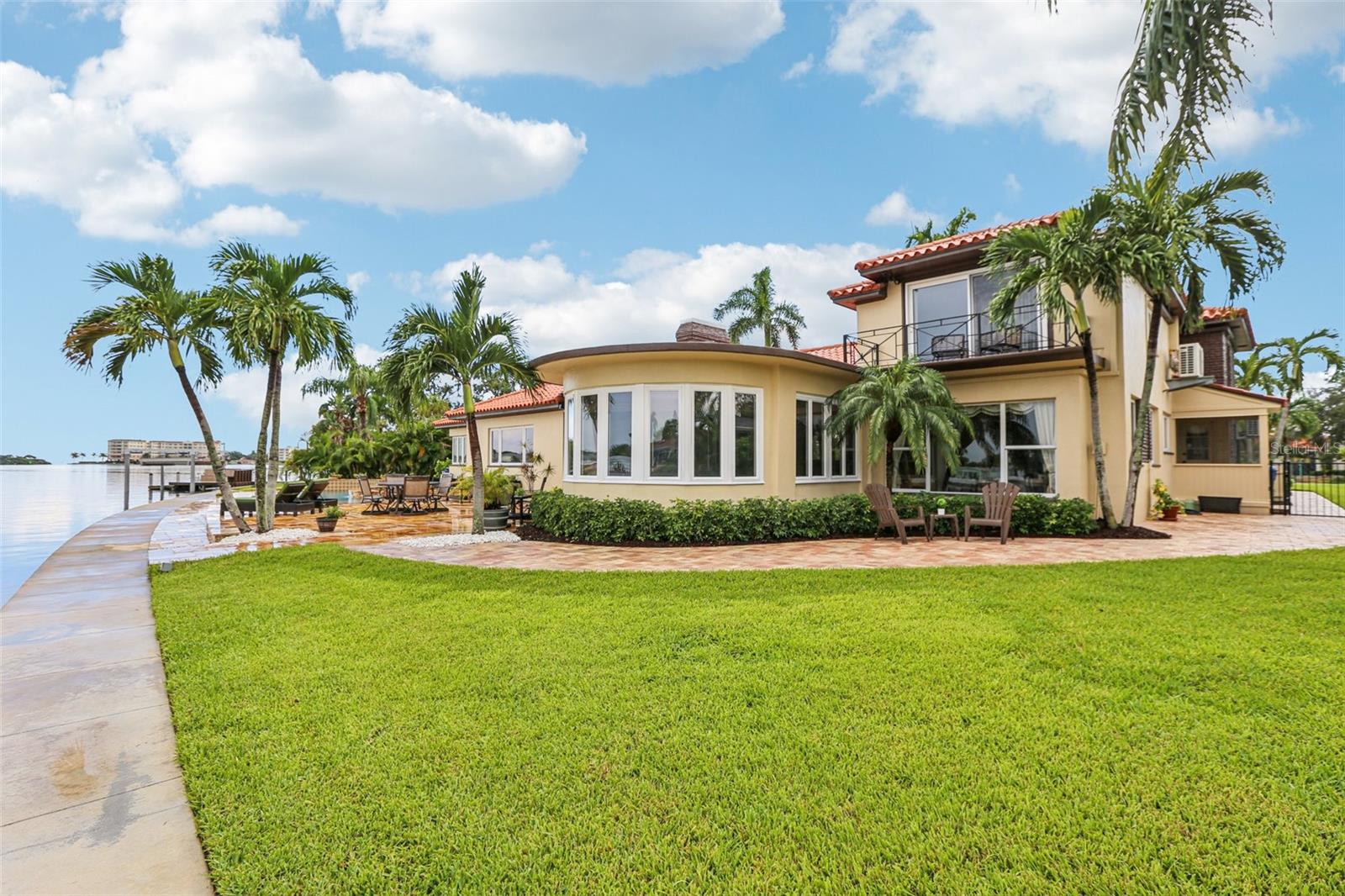 St Petersburg, Florida, 33705, United States, 4 Bedrooms Bedrooms, ,4 BathroomsBathrooms,Residential,Active,1927682