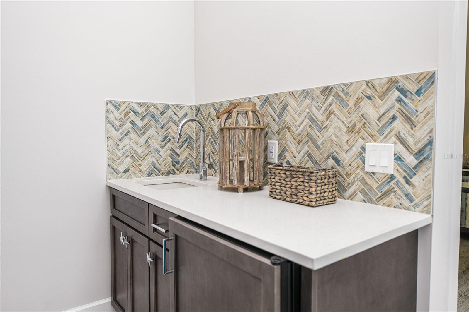 Sarasota, Florida, 34236, United States, 7 Bedrooms Bedrooms, ,8 BathroomsBathrooms,Residential,Active,1774005