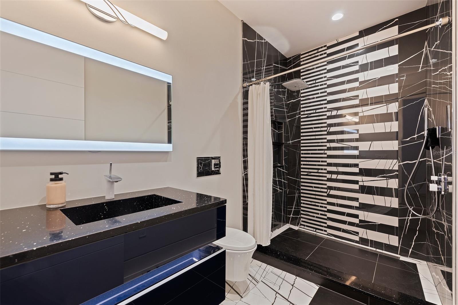 Treasure Island, Florida, 33706, United States, ,7 BathroomsBathrooms,Residential,Active,1772746