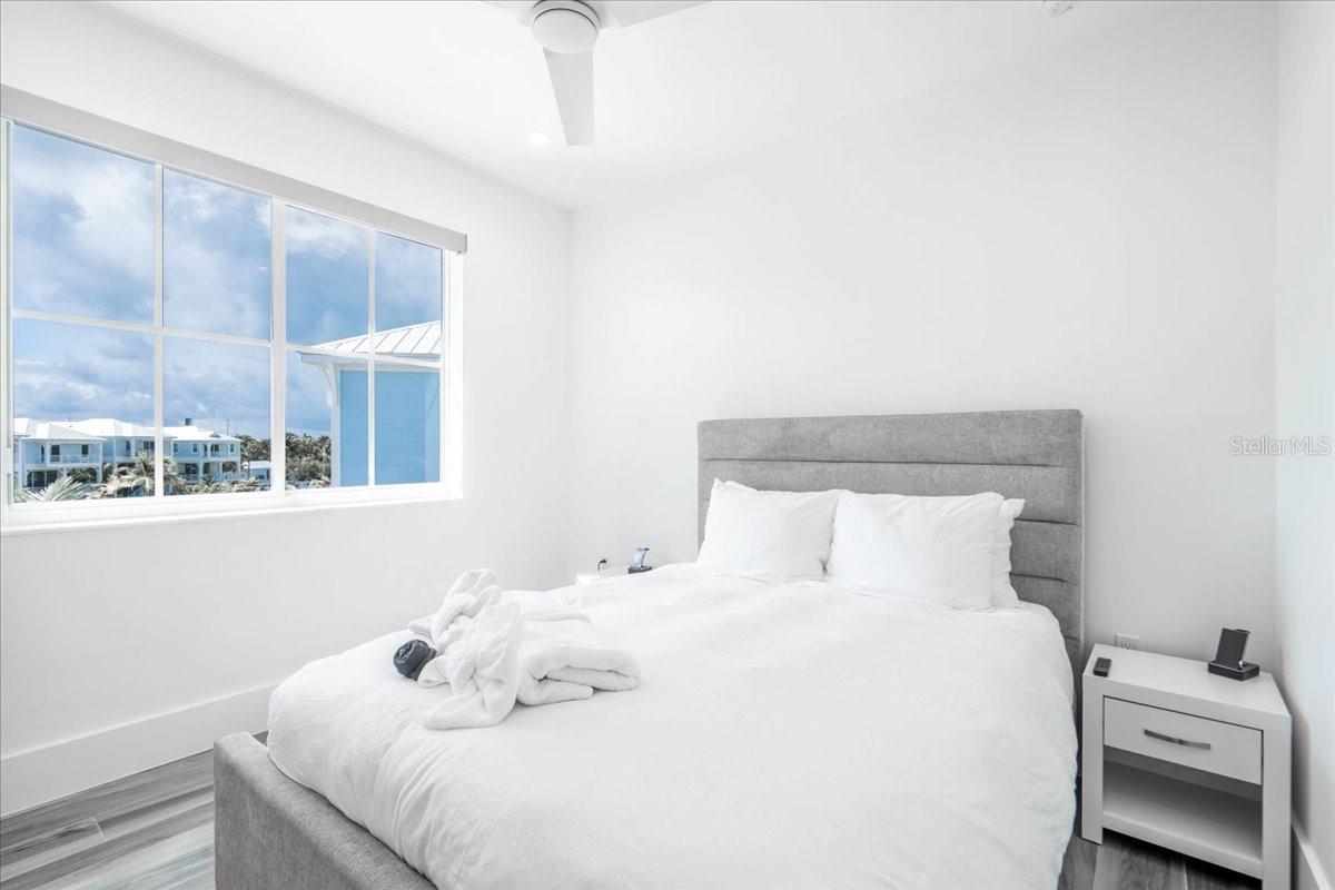 Marathon, Florida, 33050, United States, 5 Bedrooms Bedrooms, ,5 BathroomsBathrooms,Residential,Active,2011845