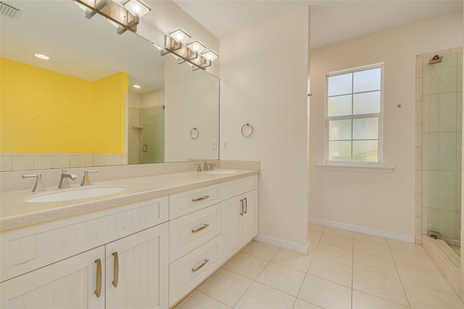 St Petersburg, Florida, 33704, United States, 4 Bedrooms Bedrooms, ,3 BathroomsBathrooms,Residential,Active,1968367