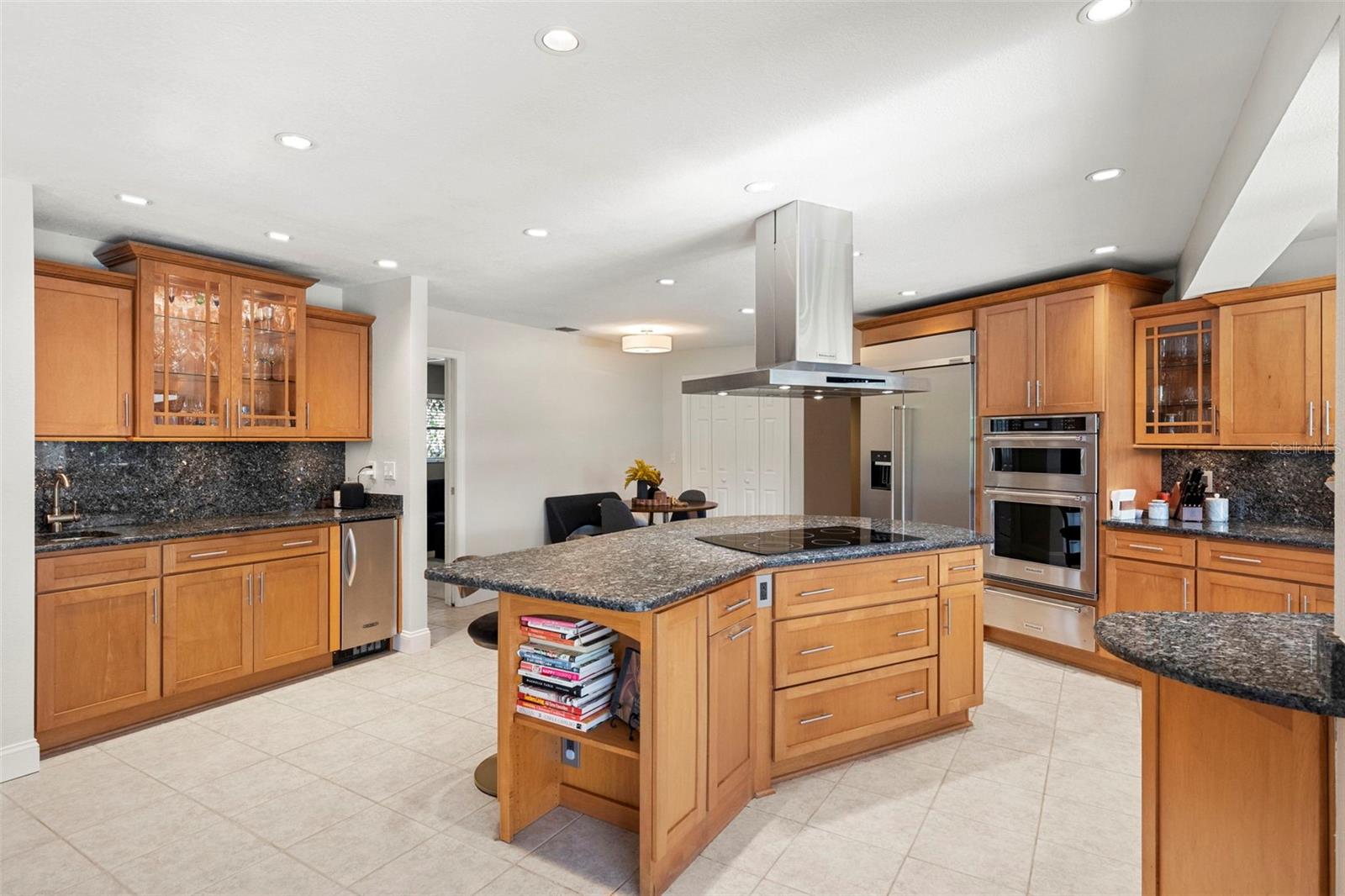 Clearwater, Florida, 33761, United States, 5 Bedrooms Bedrooms, ,3 BathroomsBathrooms,Residential,Active,1953689