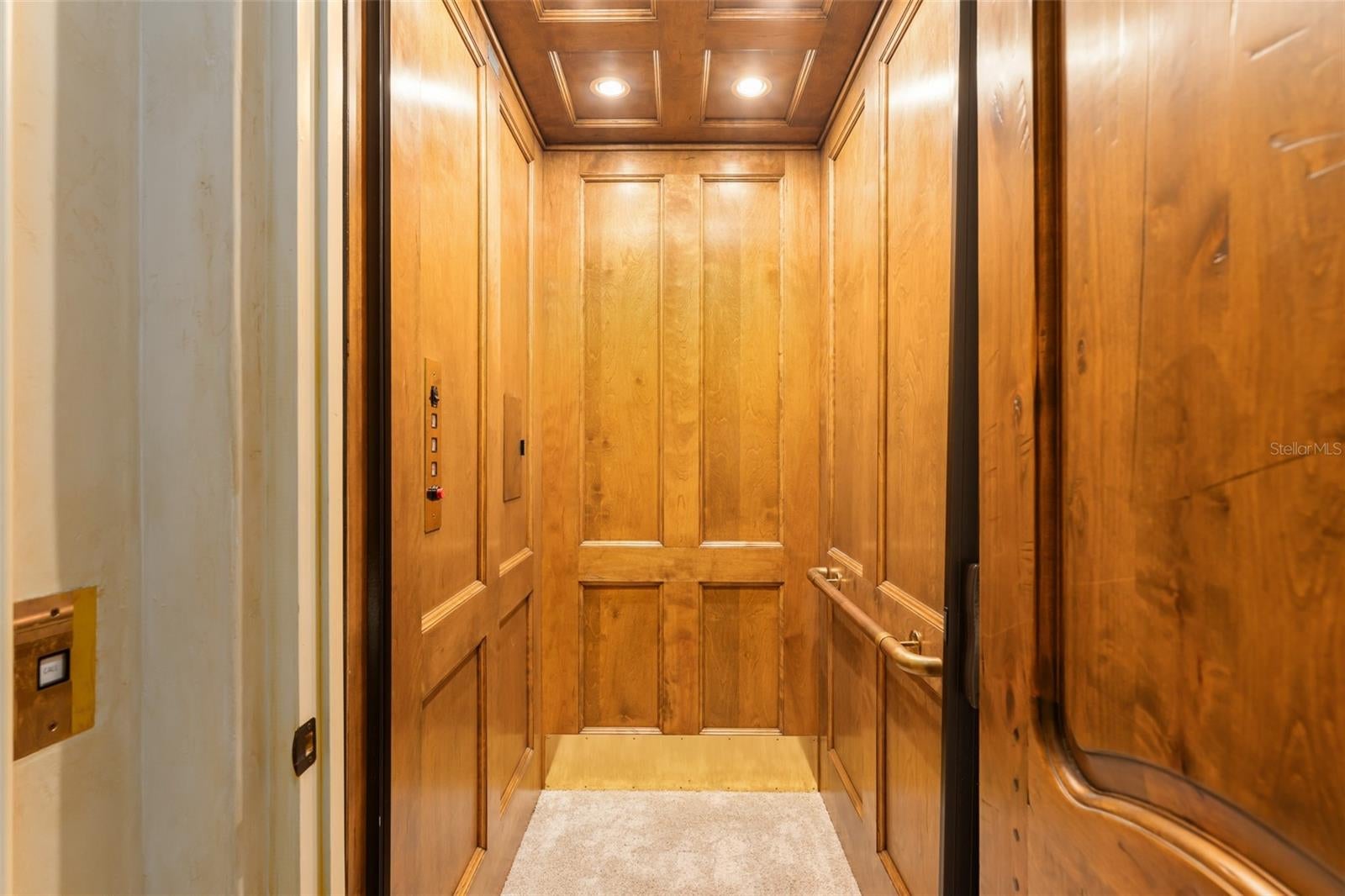 Longwood, Florida, 32779, United States, 10 Bedrooms Bedrooms, ,17 BathroomsBathrooms,Residential,Active,1914816