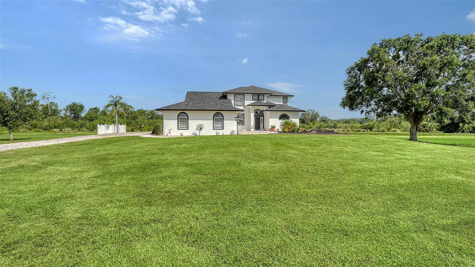 Sarasota, Florida, 34241, United States, 5 Bedrooms Bedrooms, ,4 BathroomsBathrooms,Residential,Active,1888985