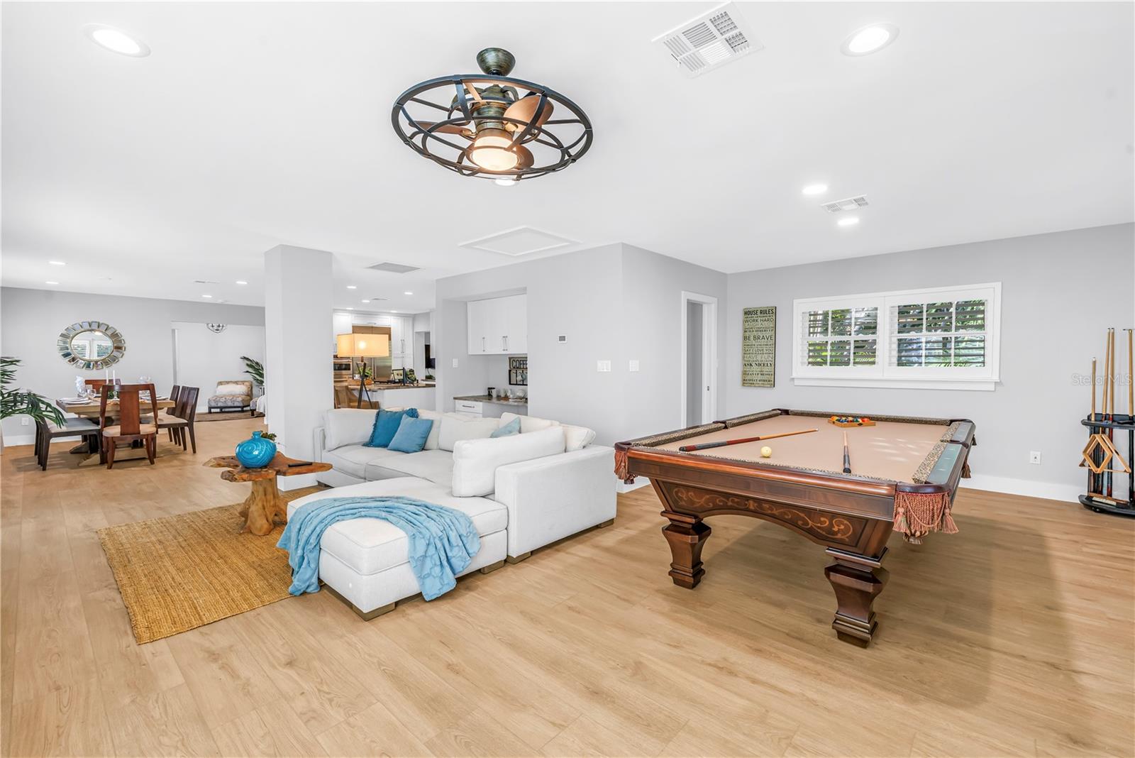 St Petersburg, Florida, 33704, United States, 4 Bedrooms Bedrooms, ,4 BathroomsBathrooms,Residential,Active,2013913