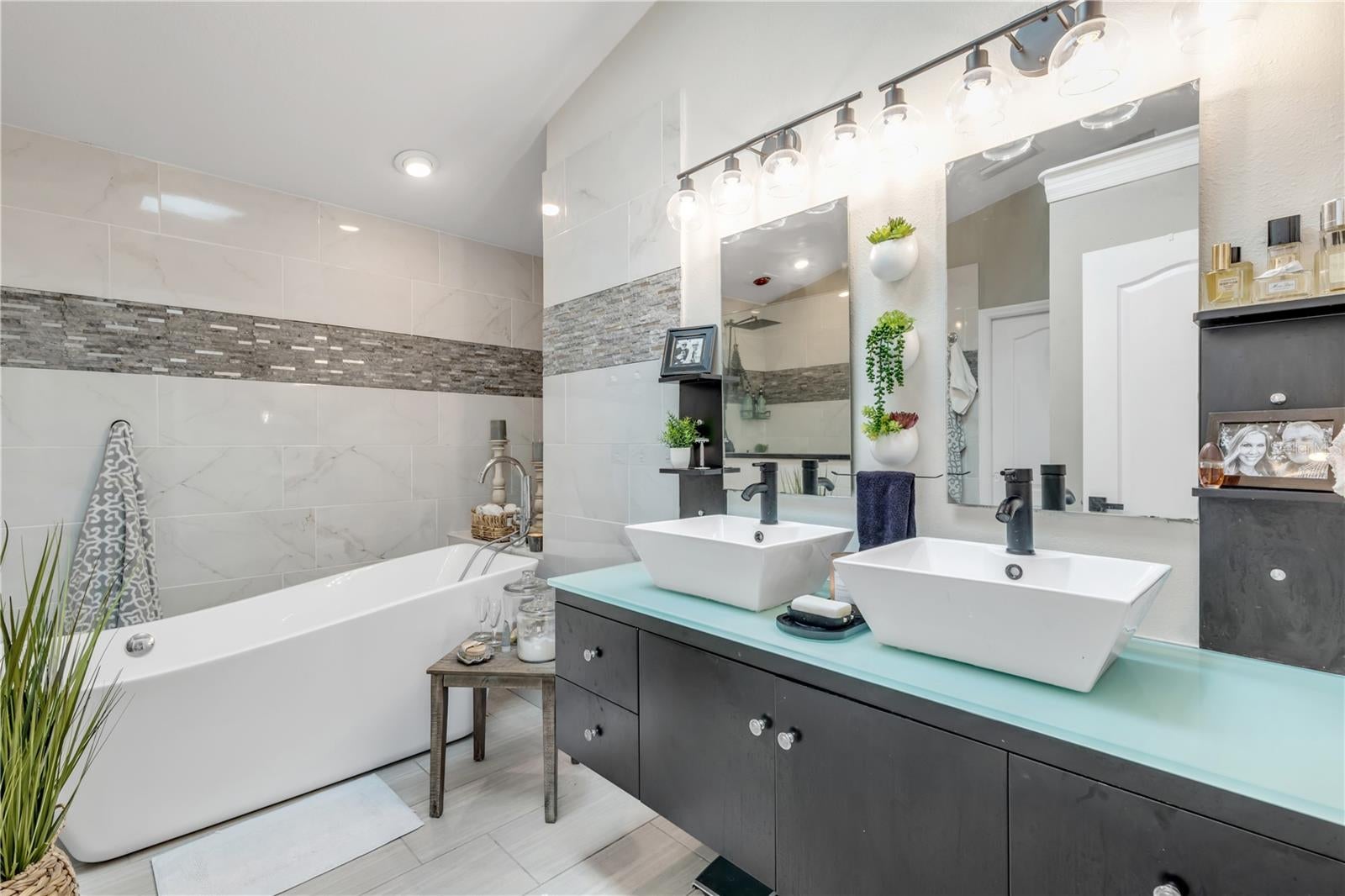 New Smyrna Beach, Florida, 32169, United States, 4 Bedrooms Bedrooms, ,5 BathroomsBathrooms,Residential,Active,2008346