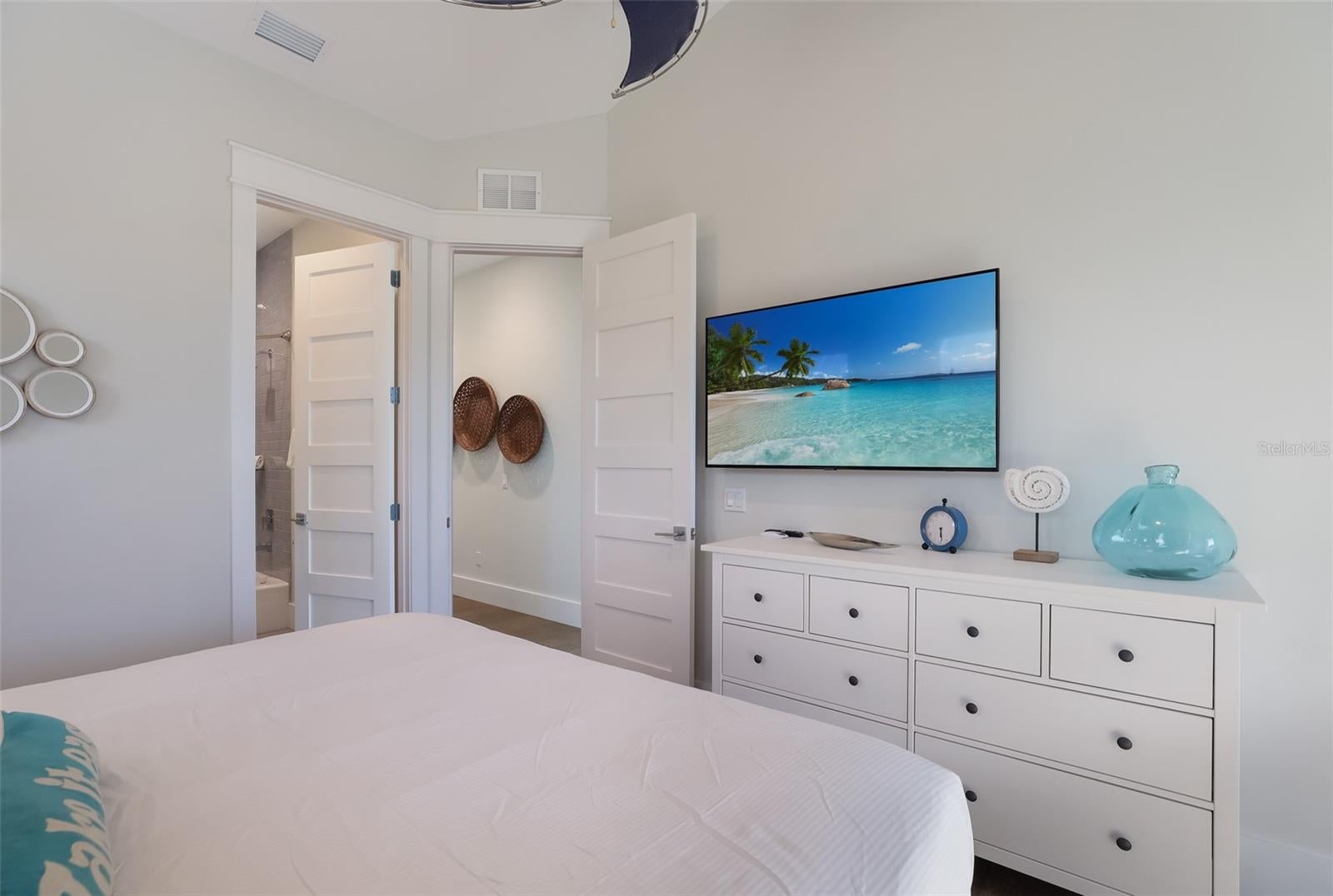 Anna Maria, Florida, 34216, United States, 4 Bedrooms Bedrooms, ,5 BathroomsBathrooms,Residential,Active,1886800