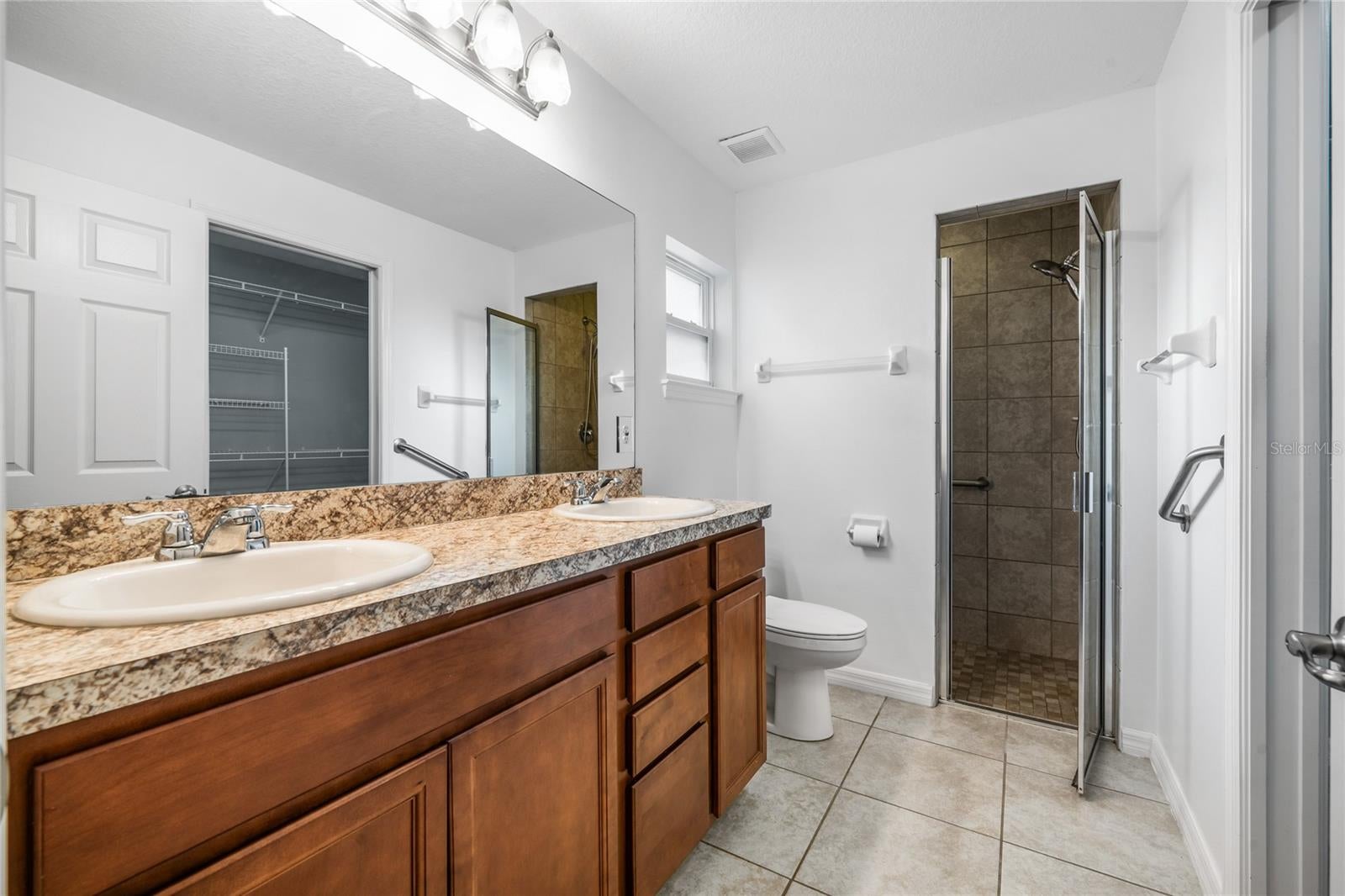 Umatilla, Florida, 32784, United States, 4 Bedrooms Bedrooms, ,4 BathroomsBathrooms,Residential,Active,1859381