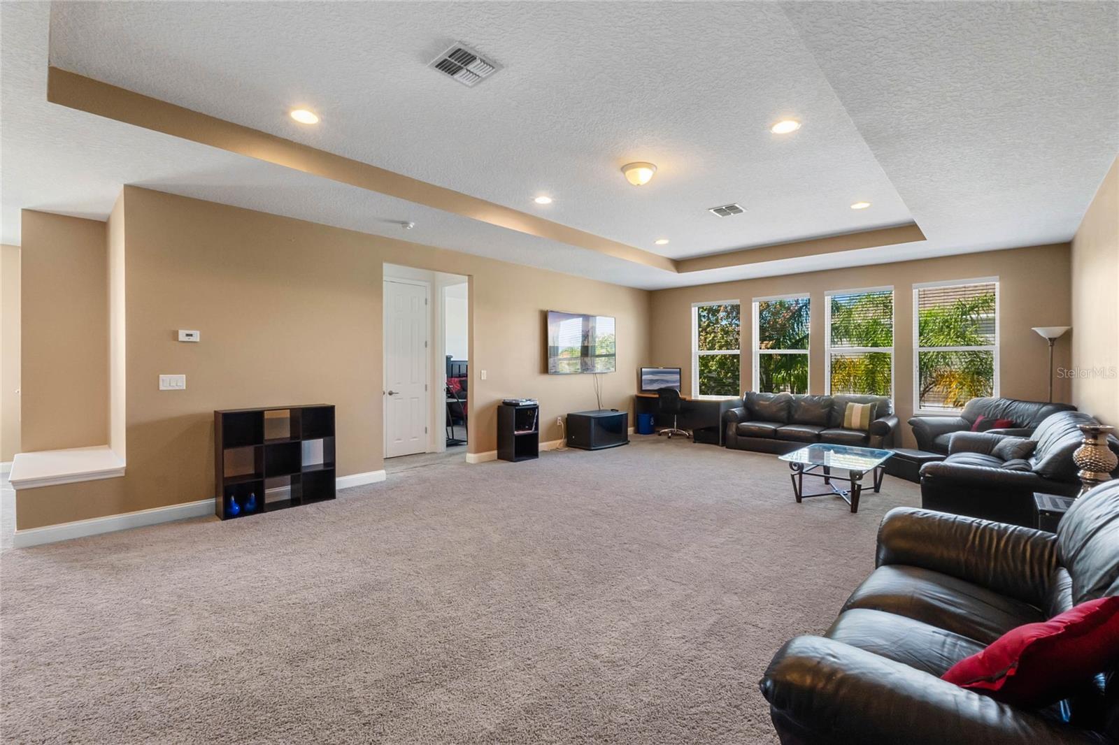 Winter Garden, Florida, 34787, United States, 5 Bedrooms Bedrooms, ,5 BathroomsBathrooms,Residential,Active,1742084