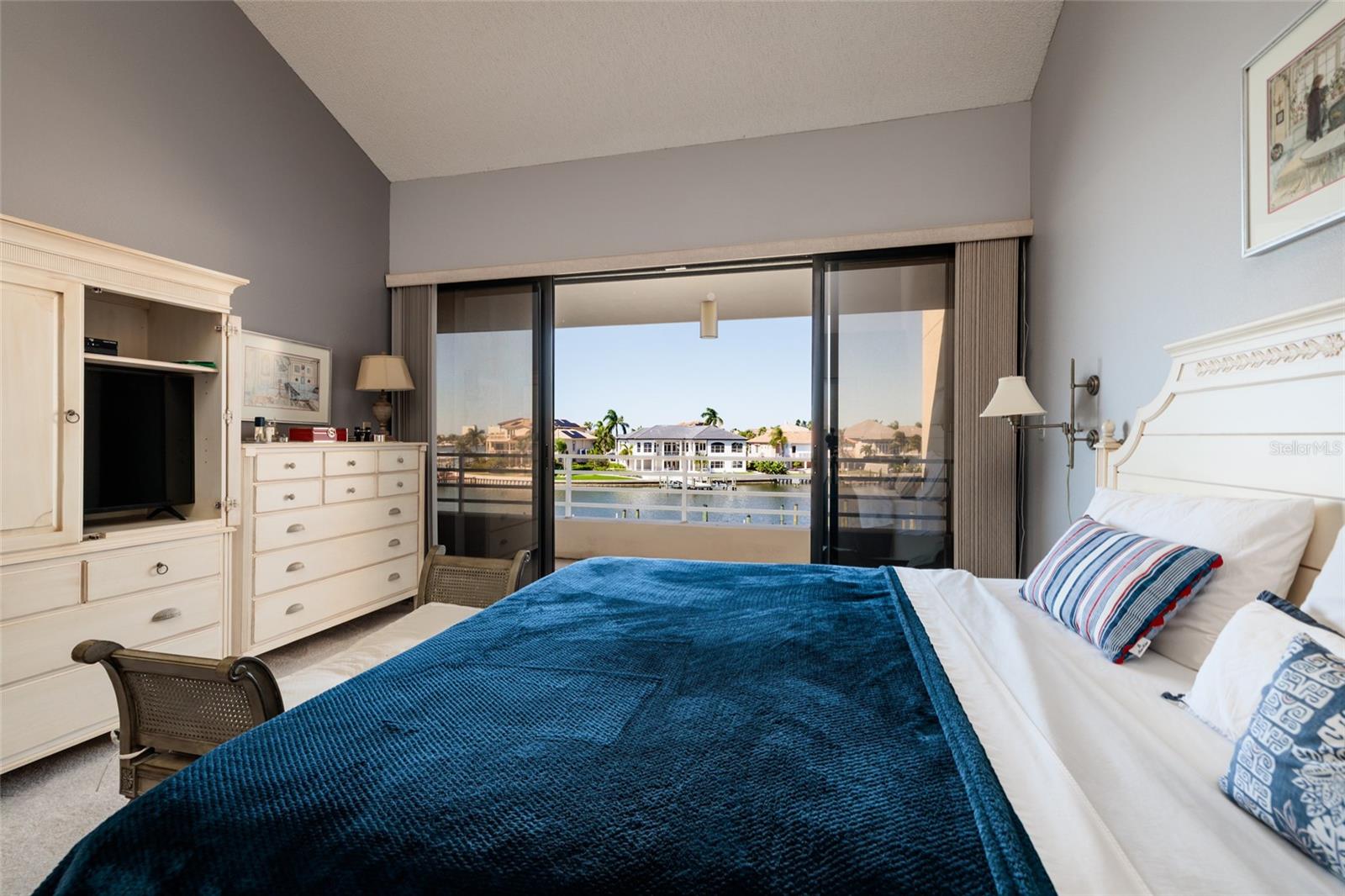 St Petersburg, Florida, 33707, United States, 4 Bedrooms Bedrooms, ,5 BathroomsBathrooms,Residential,Active,1985578