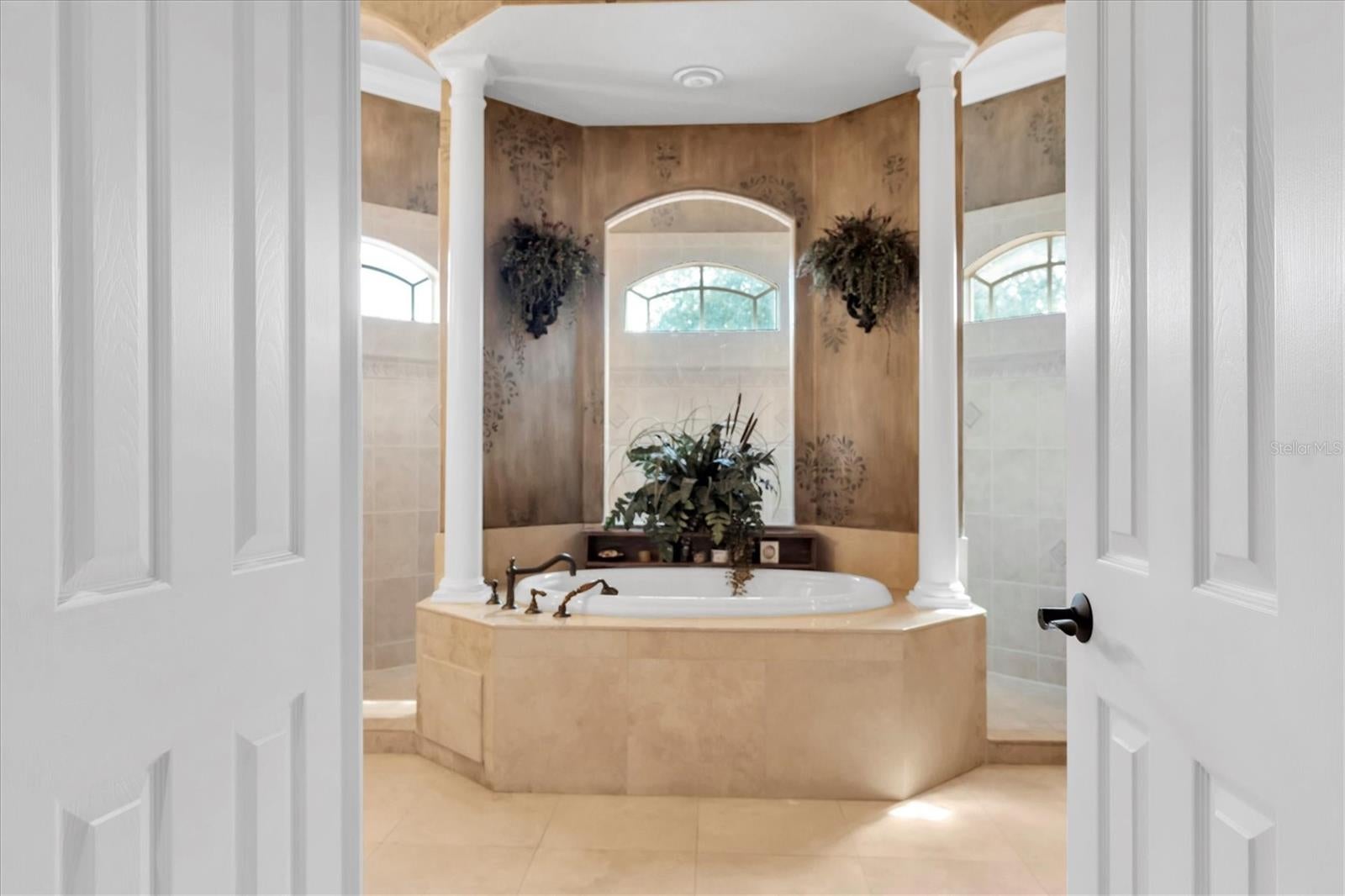 Tarpon Springs, Florida, 34688, United States, 6 Bedrooms Bedrooms, ,5 BathroomsBathrooms,Residential,Active,1969659