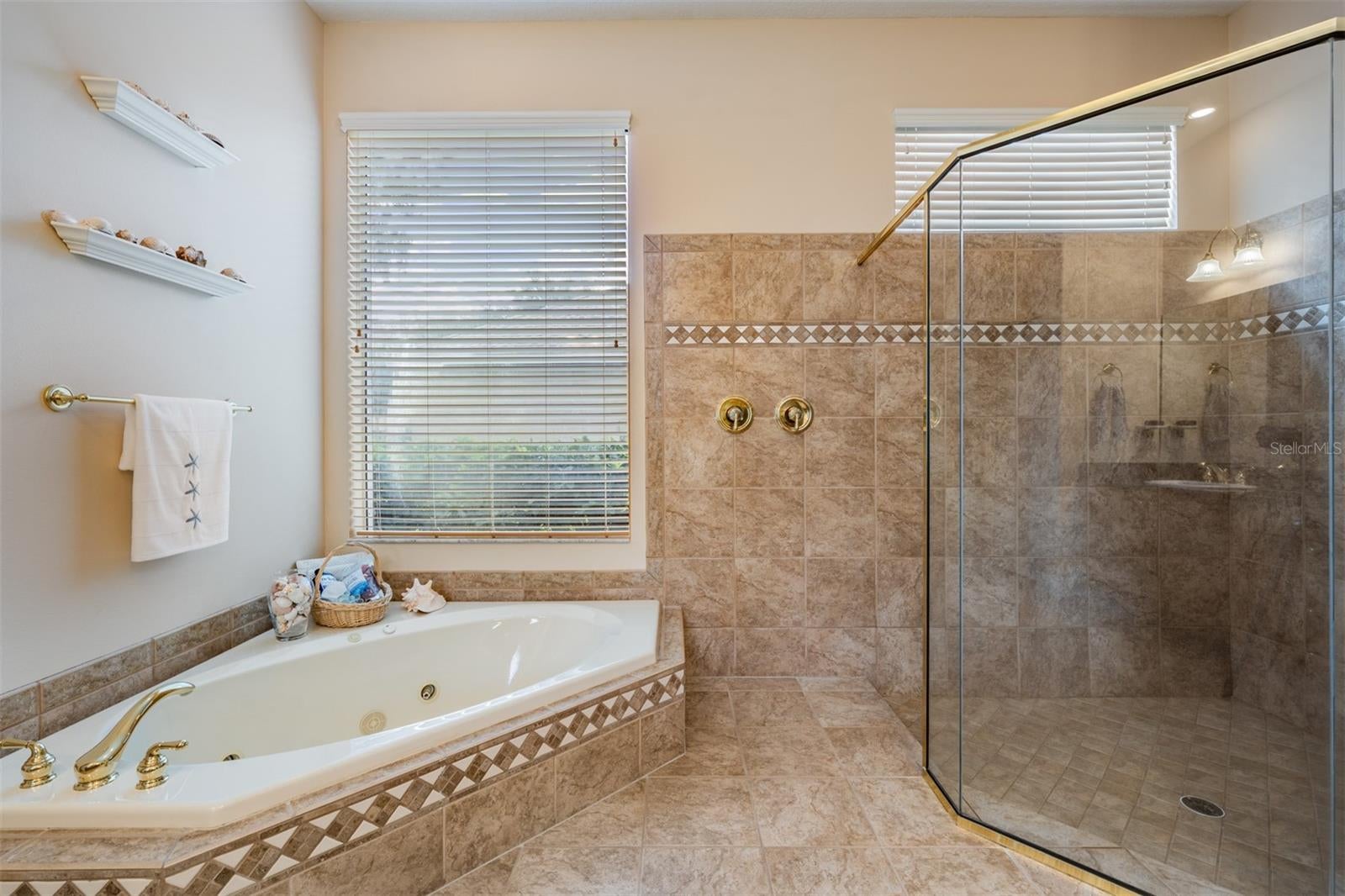 Palm Harbor, Florida, 34685, United States, ,4 BathroomsBathrooms,Residential,Active,1810371