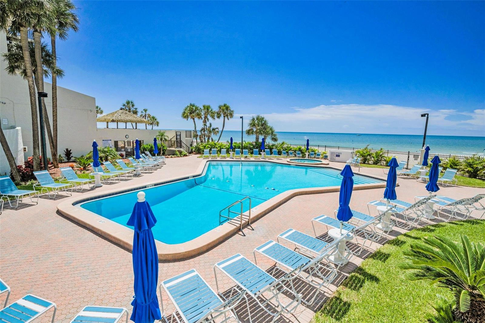 Madeira Beach, Florida, 33708, United States, 2 Bedrooms Bedrooms, ,2 BathroomsBathrooms,Residential,Active,1945844