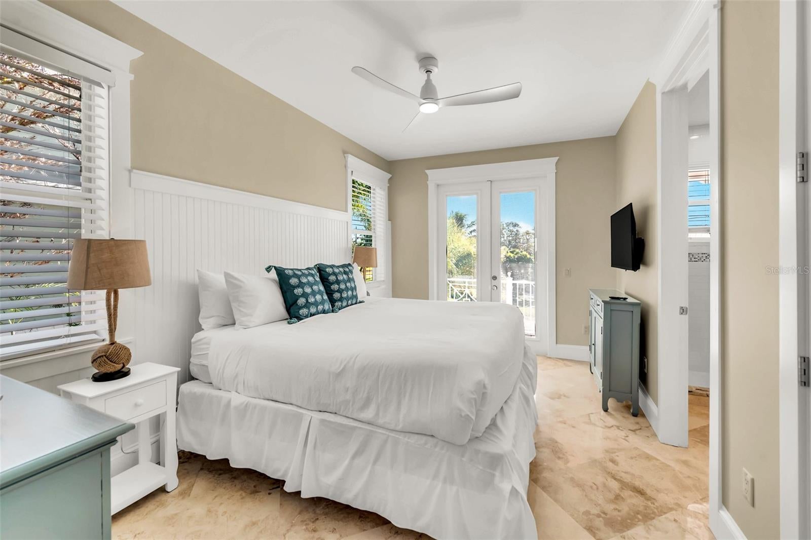 Holmes Beach, Florida, 34217, United States, 5 Bedrooms Bedrooms, ,5 BathroomsBathrooms,Residential,Active,1907959