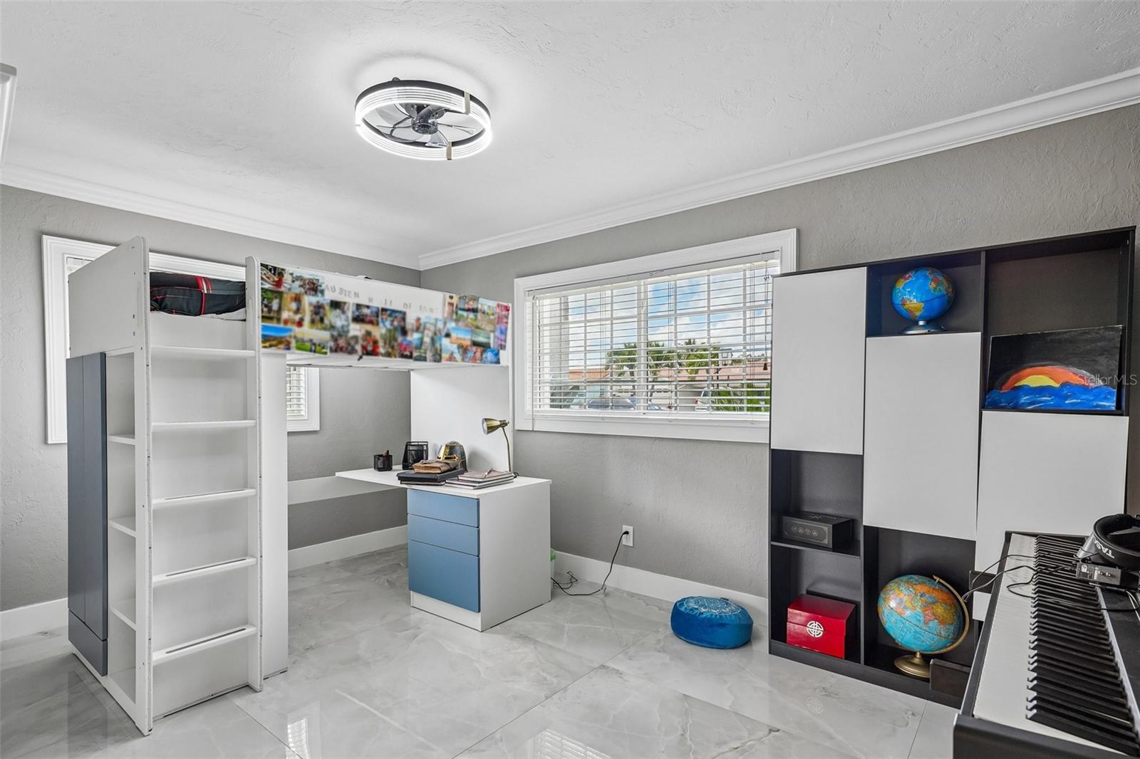 St Petersburg, Florida, 33703, United States, 5 Bedrooms Bedrooms, ,3 BathroomsBathrooms,Residential,Active,2051998