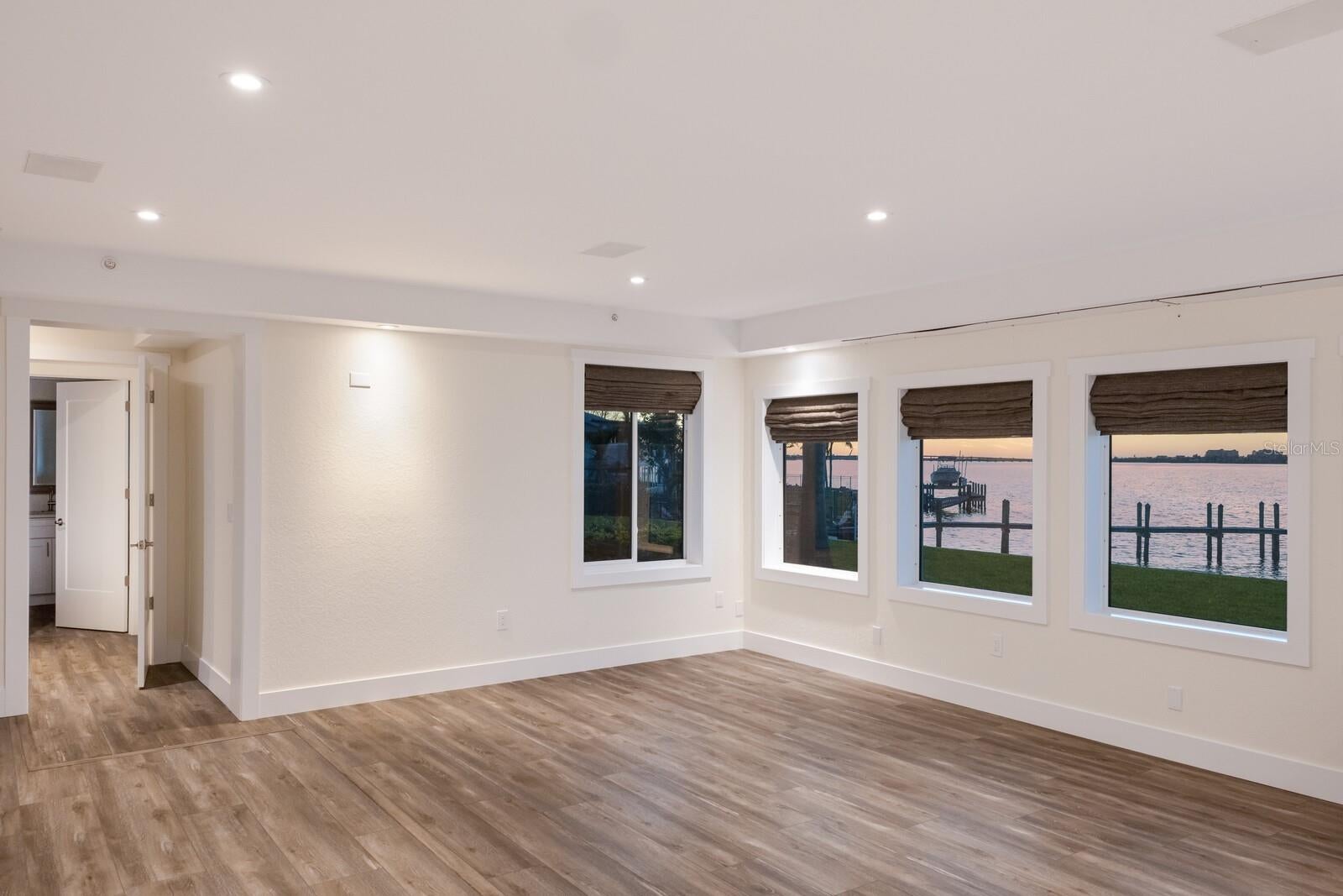 Bradenton, Florida, 34208, United States, ,5 BathroomsBathrooms,Residential,Active,1745633