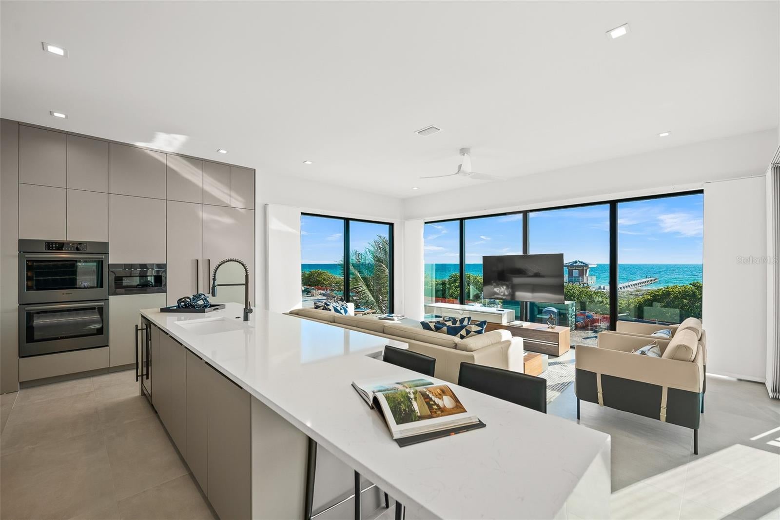 Bradenton Beach, Florida, 34217, United States, ,6 BathroomsBathrooms,Residential,Active,1829944