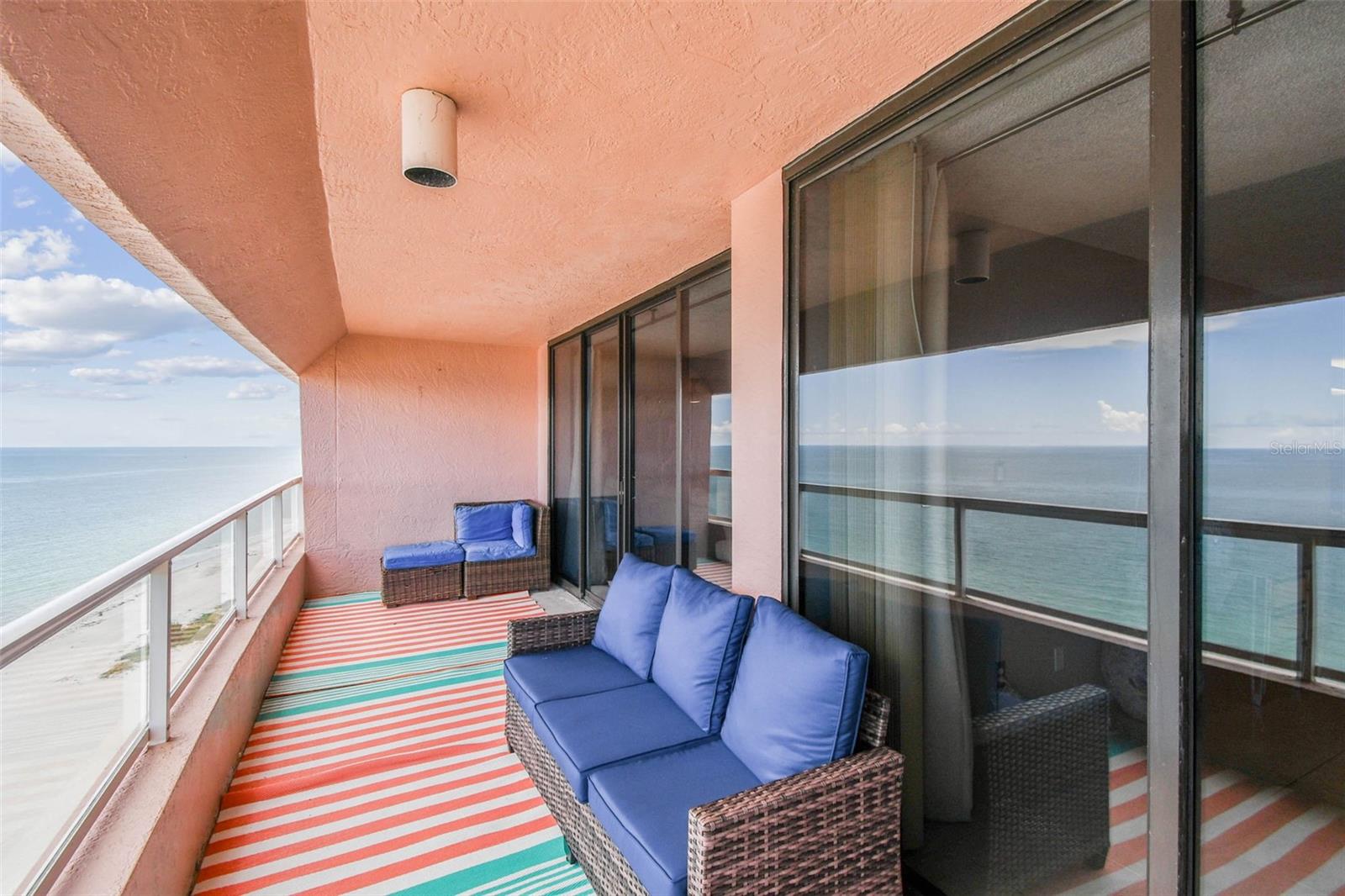 Clearwater Beach, Florida, 33767, United States, 2 Bedrooms Bedrooms, ,3 BathroomsBathrooms,Residential,Active,1919072