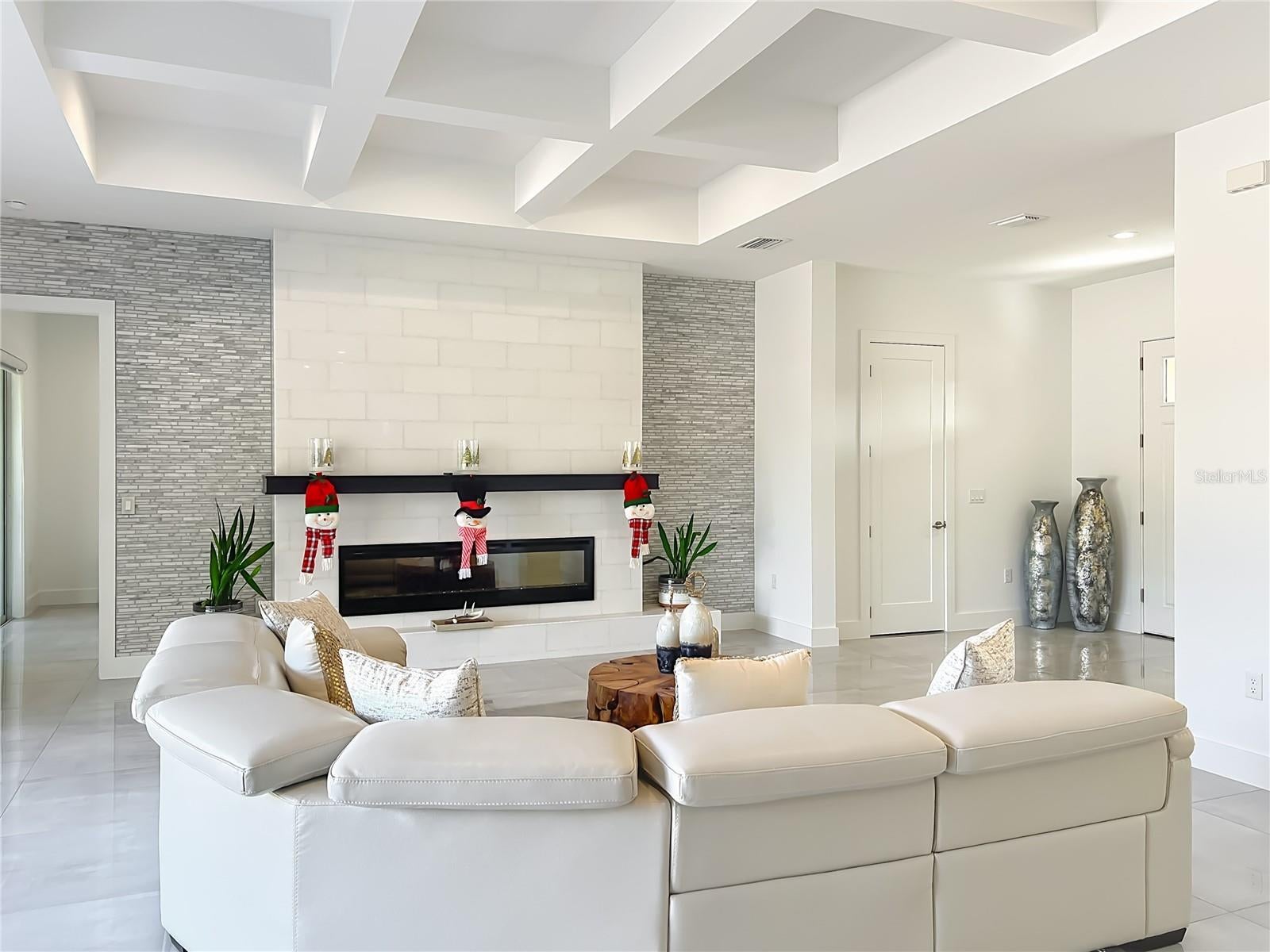 Dunnellon, Florida, 34432, United States, 5 Bedrooms Bedrooms, ,4 BathroomsBathrooms,Residential,Active,2012479