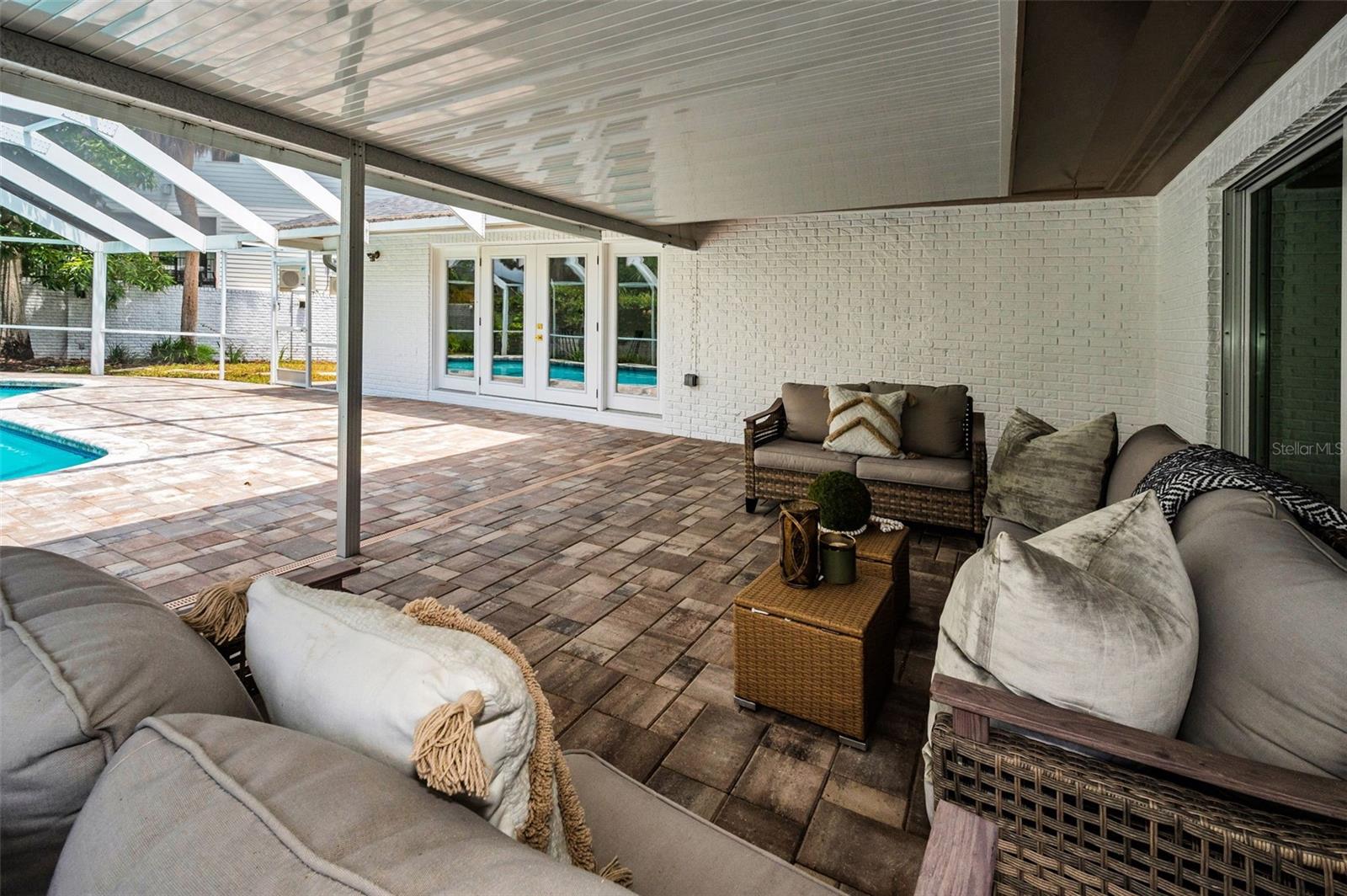 Tampa, Florida, 33609, United States, 4 Bedrooms Bedrooms, ,4 BathroomsBathrooms,Residential,Active,1880304