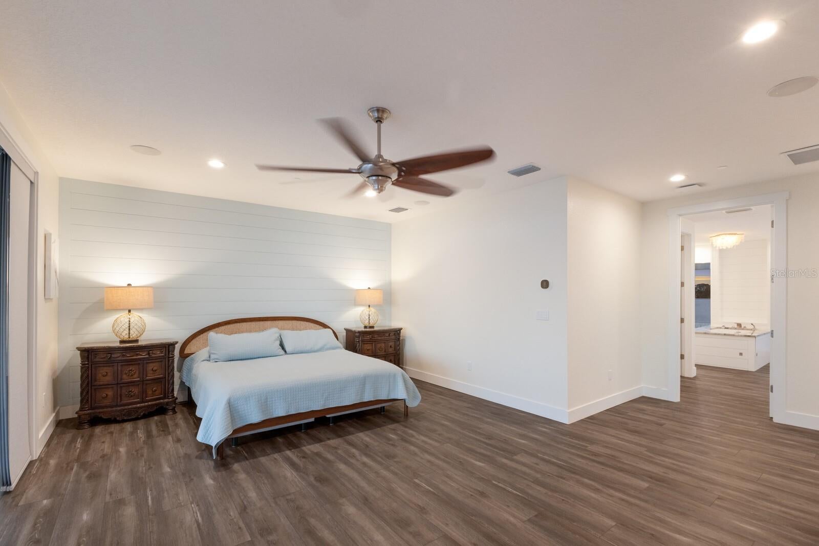 Bradenton, Florida, 34208, United States, ,5 BathroomsBathrooms,Residential,Active,1745633