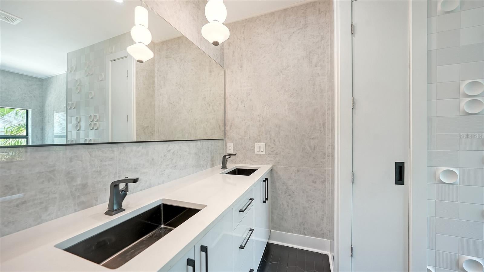 Sarasota, Florida, 34239, United States, ,7 BathroomsBathrooms,Residential,Active,1849492