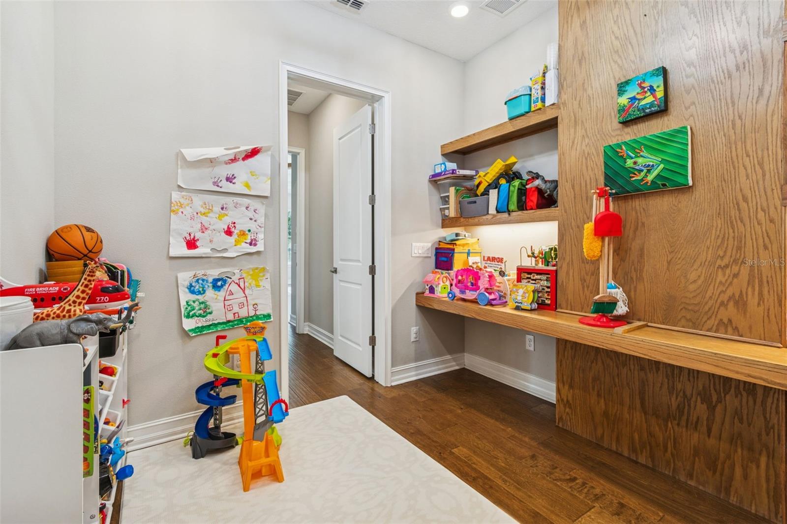 Lutz, Florida, 33559, United States, 4 Bedrooms Bedrooms, ,3 BathroomsBathrooms,Residential,Active,2009815