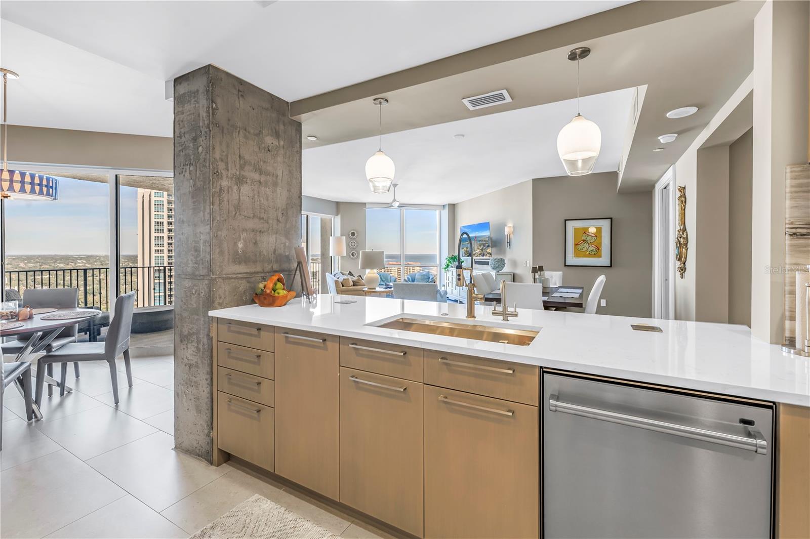 St Petersburg, Florida, 33701, United States, 2 Bedrooms Bedrooms, ,2 BathroomsBathrooms,Residential,Active,2012232