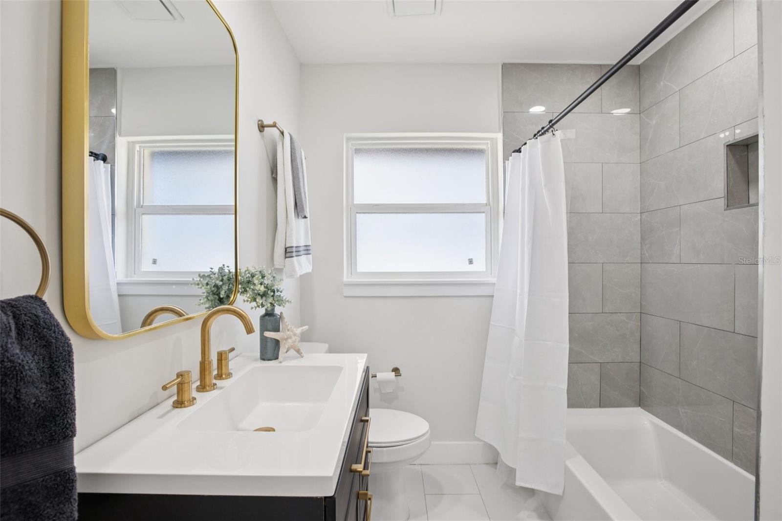 St Petersburg, Florida, 33703, United States, 3 Bedrooms Bedrooms, ,2 BathroomsBathrooms,Residential,Active,2001373