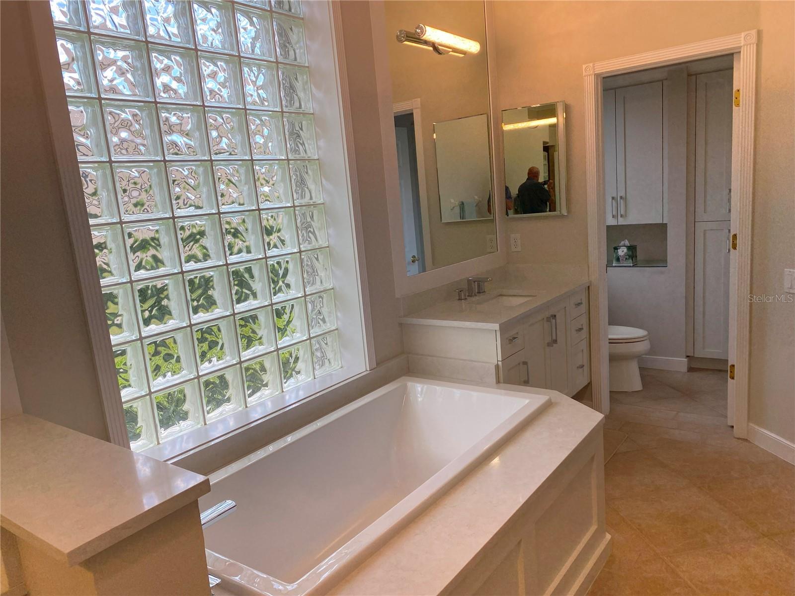 University Park, Florida, 34201, United States, 3 Bedrooms Bedrooms, ,3 BathroomsBathrooms,Residential,Active,1953644