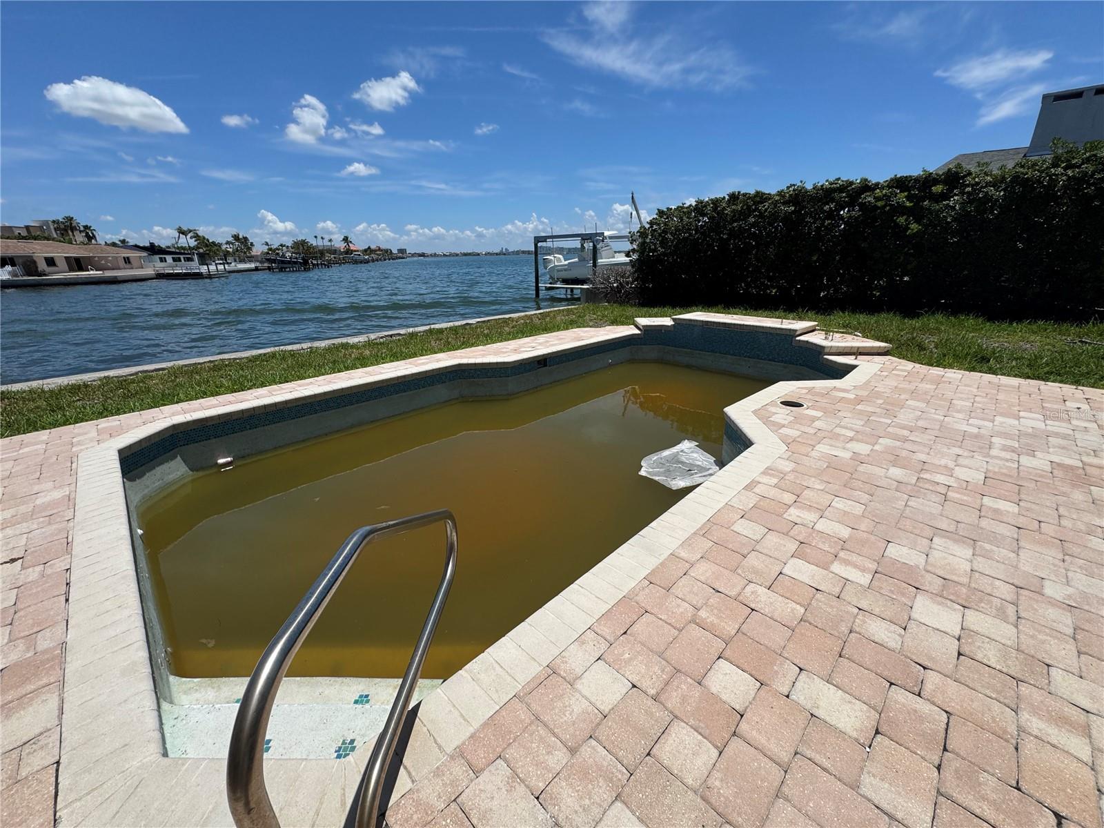 St Pete Beach, Florida, 33706, United States, 3 Bedrooms Bedrooms, ,3 BathroomsBathrooms,Residential,Active,1902944
