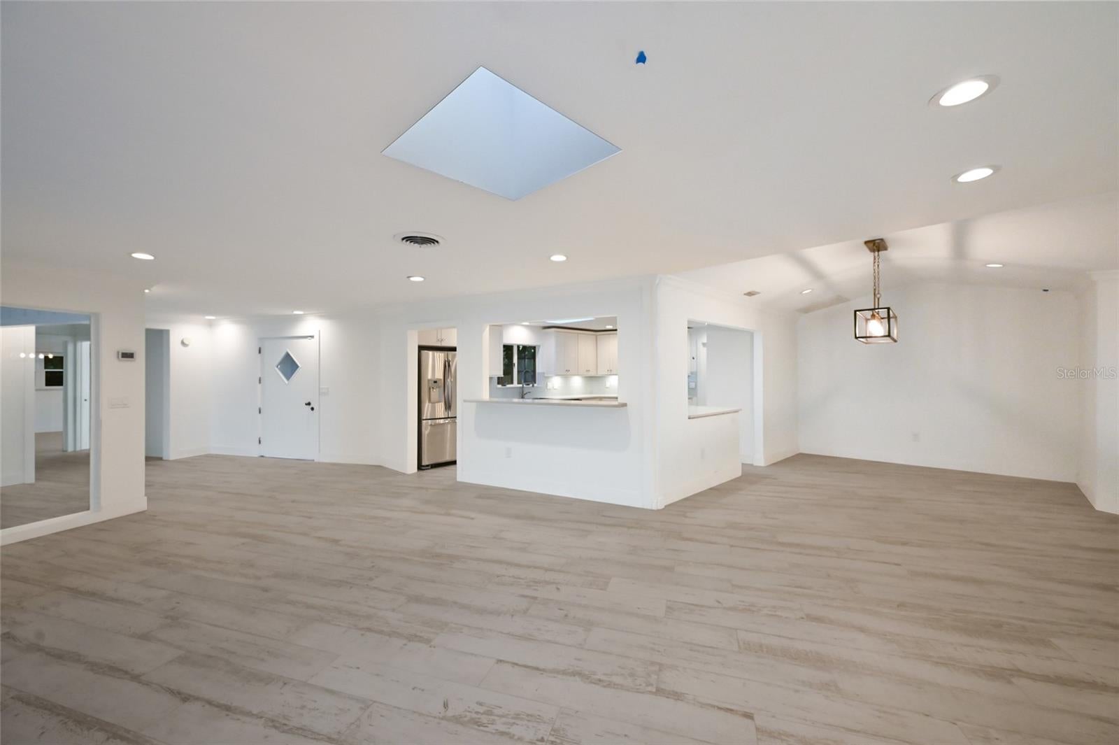 Sarasota, Florida, 34242, United States, 3 Bedrooms Bedrooms, ,2 BathroomsBathrooms,Residential,Active,2006986