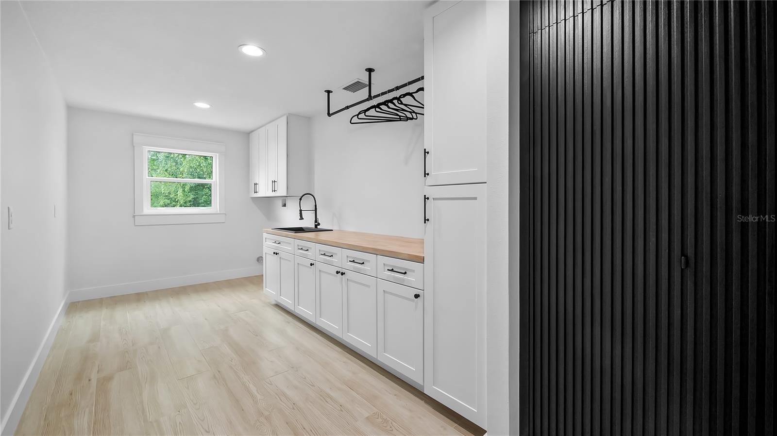 Montverde, Florida, 34756, United States, 4 Bedrooms Bedrooms, ,3 BathroomsBathrooms,Residential,Active,1904751