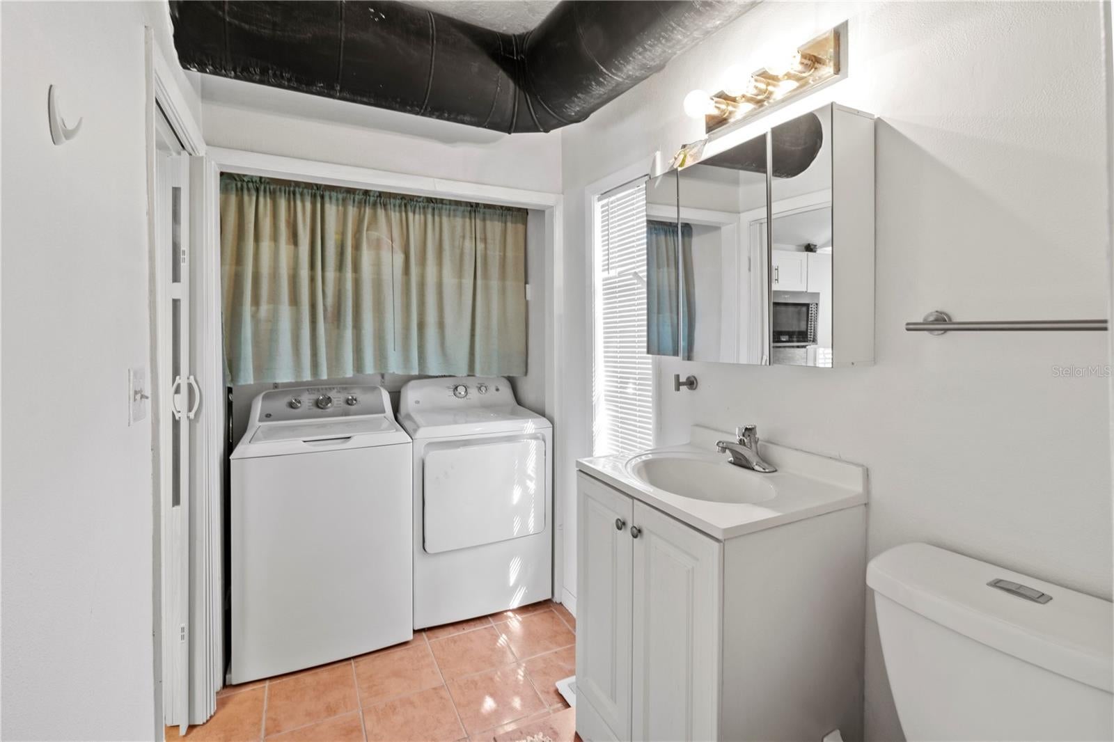 Holmes Beach, Florida, 34217, United States, 5 Bedrooms Bedrooms, ,3 BathroomsBathrooms,Residential,Active,1972187